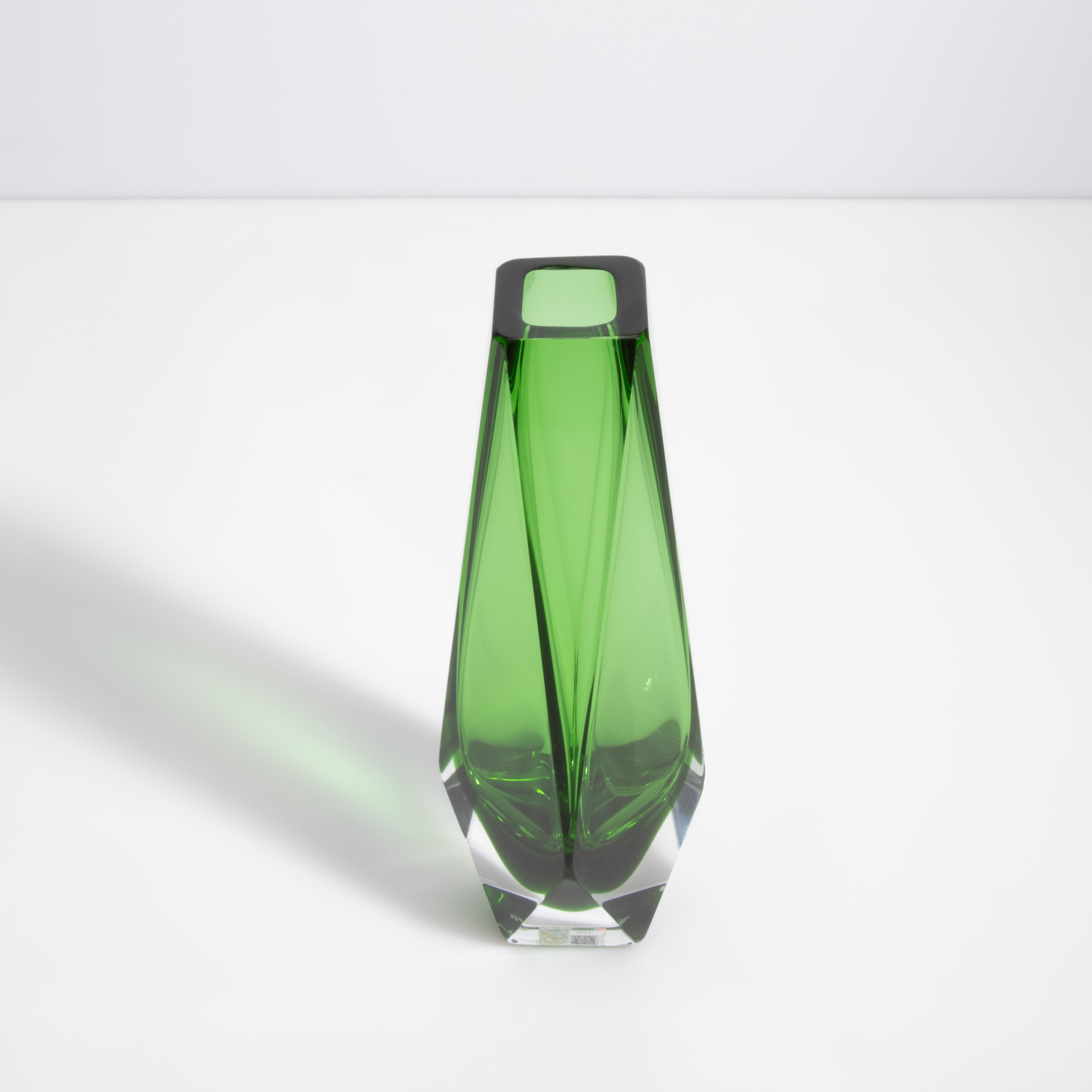 Moderno Vaso di Goccia di Murano soffiato a mano in Greene & Greene piccolo in vendita