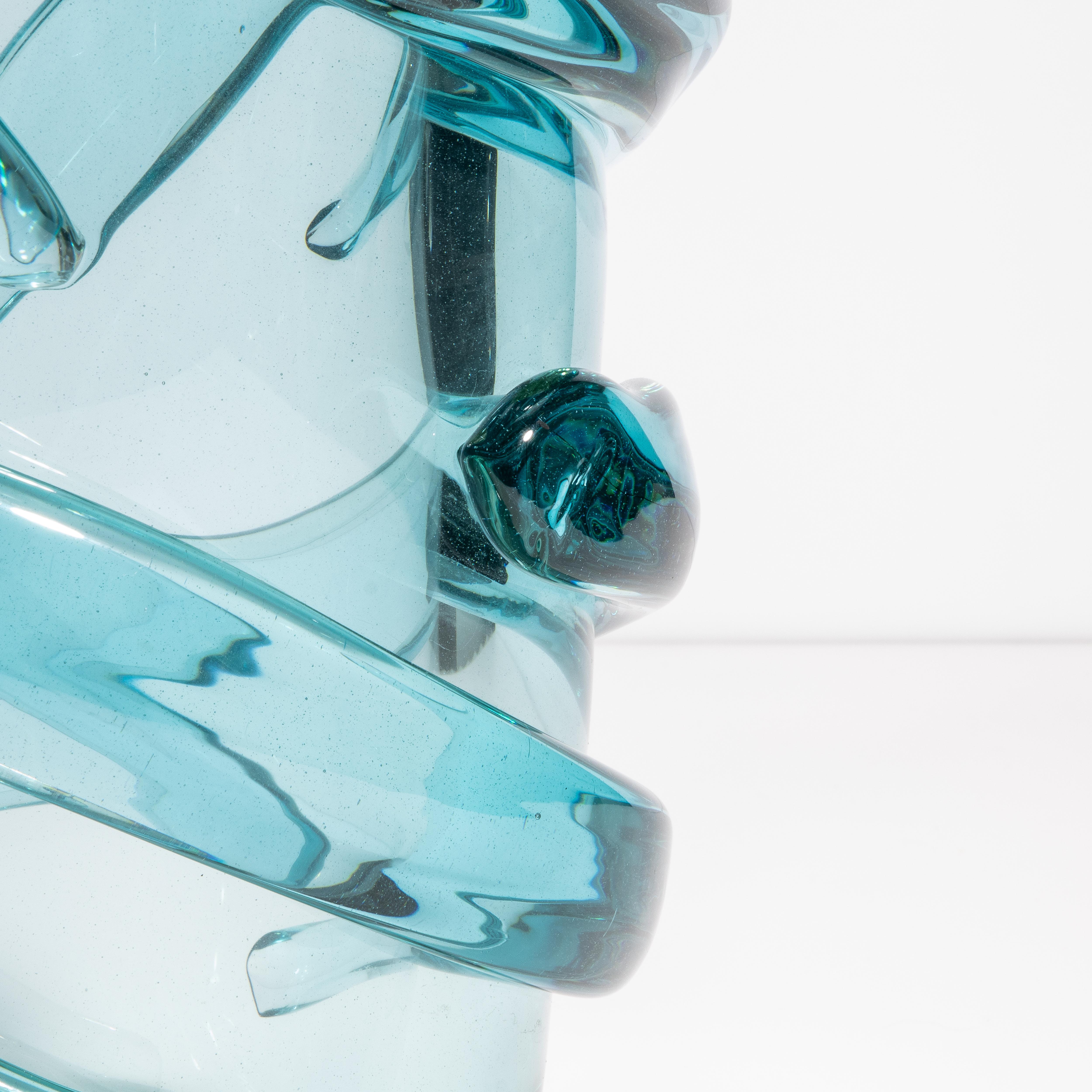 Italiano Vaso Gomitolo di Murano soffiato a mano in blu acqua medio in vendita