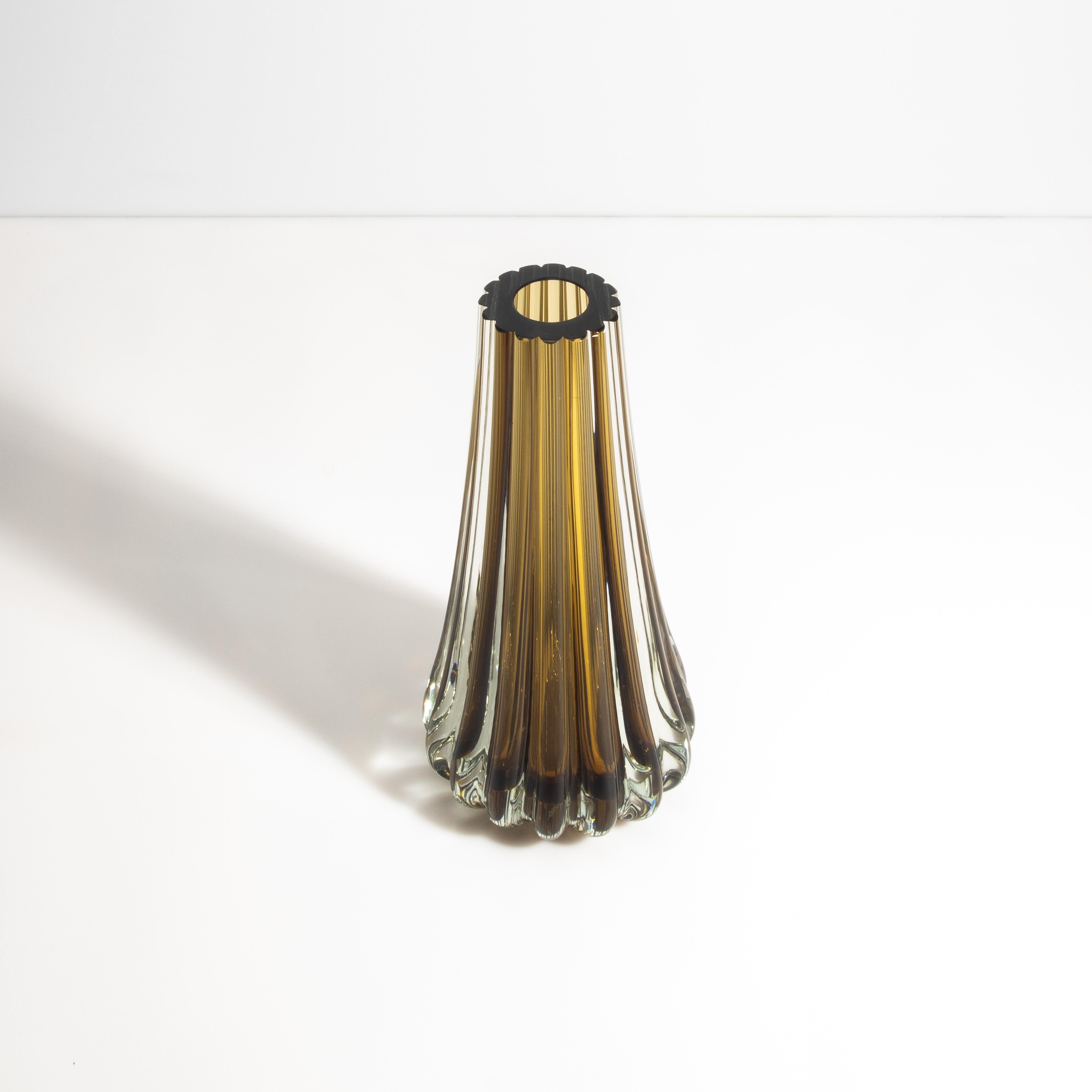 Moderno Vaso Massiccio di Murano soffiato a mano e in rame in vendita