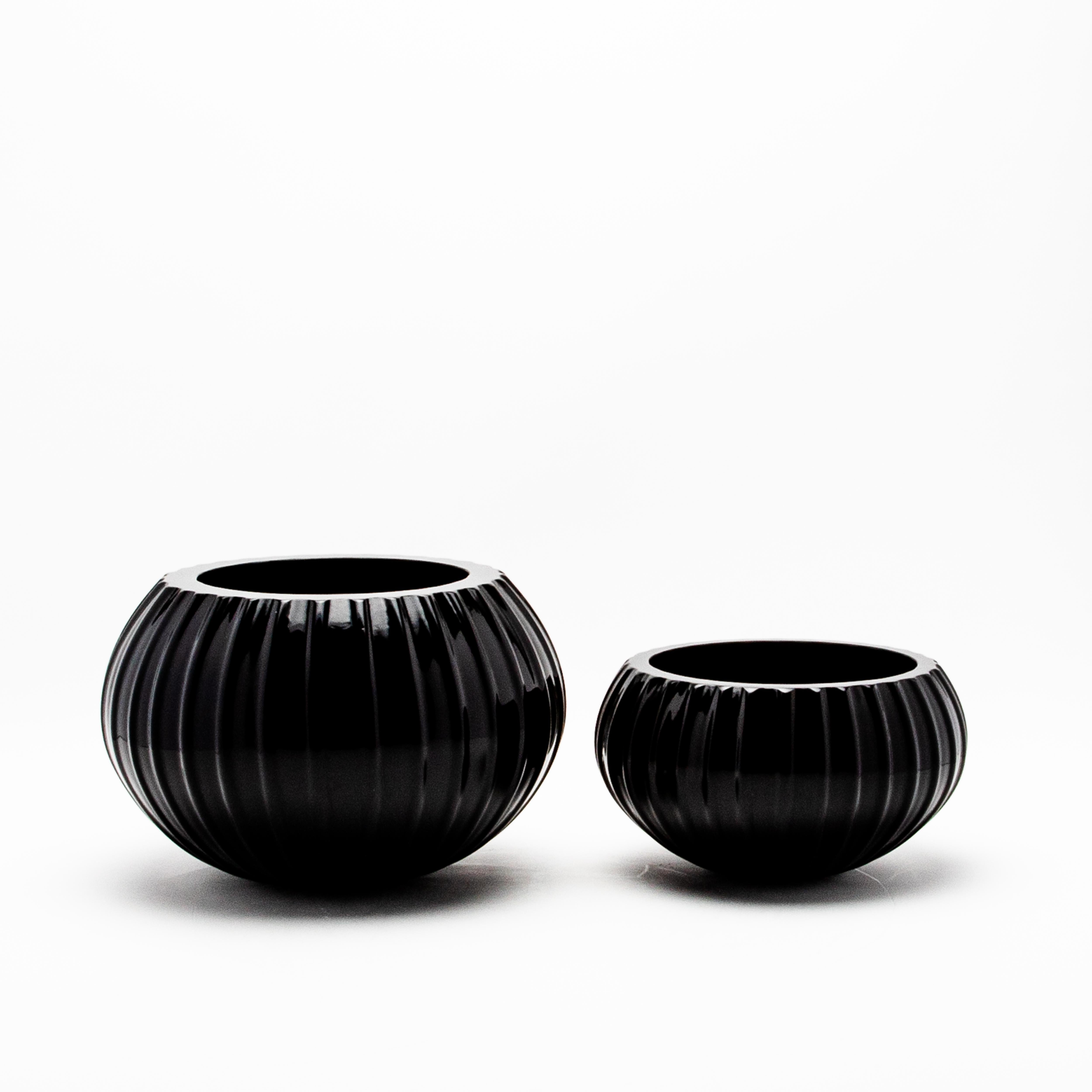 Vetro di Murano Ciotola moderna di Murano soffiata a mano grande in nero onice in vendita
