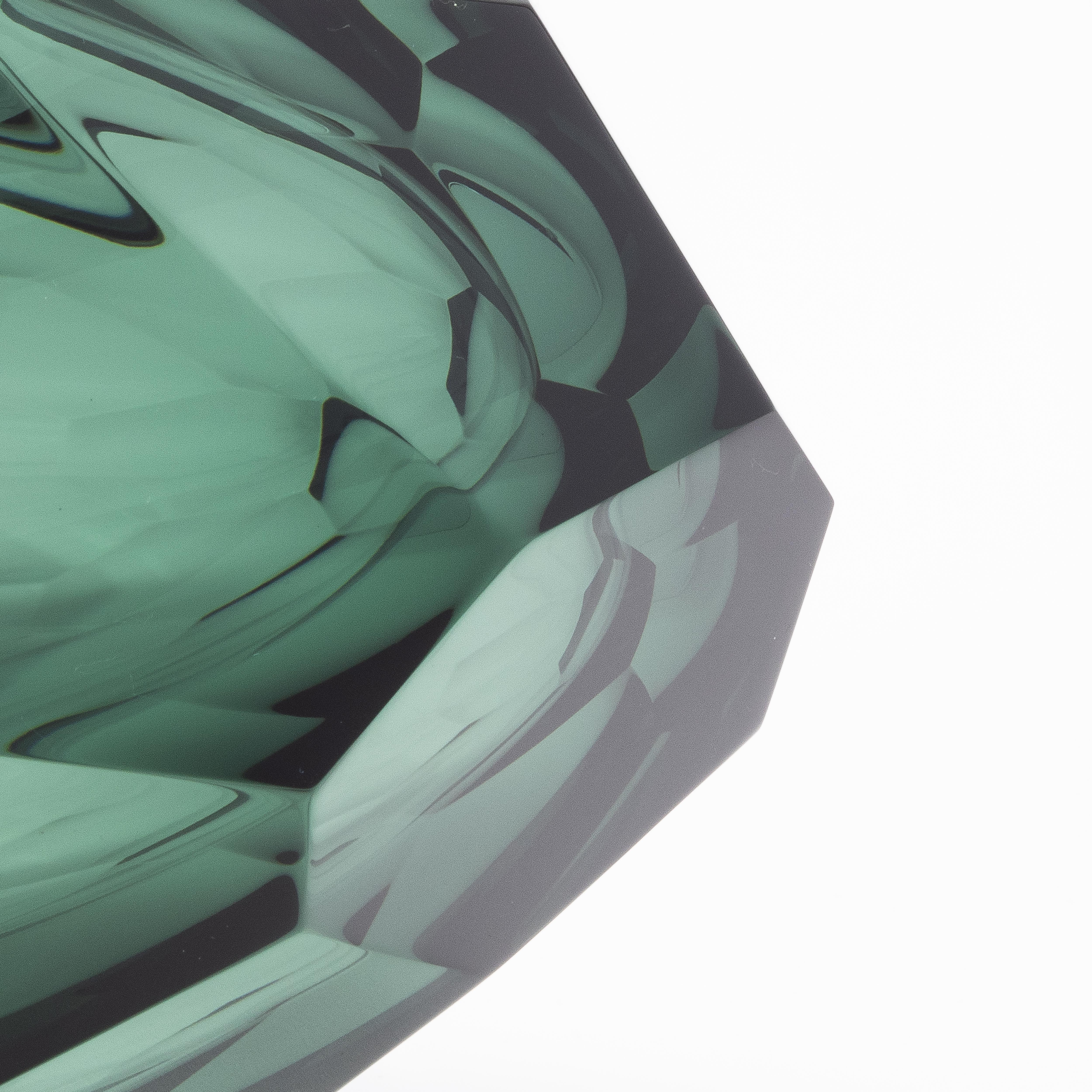 Hand-Blown Murano Modern Faceted Bowl in Emerald Green In New Condition For Sale In West Hollywood, CA