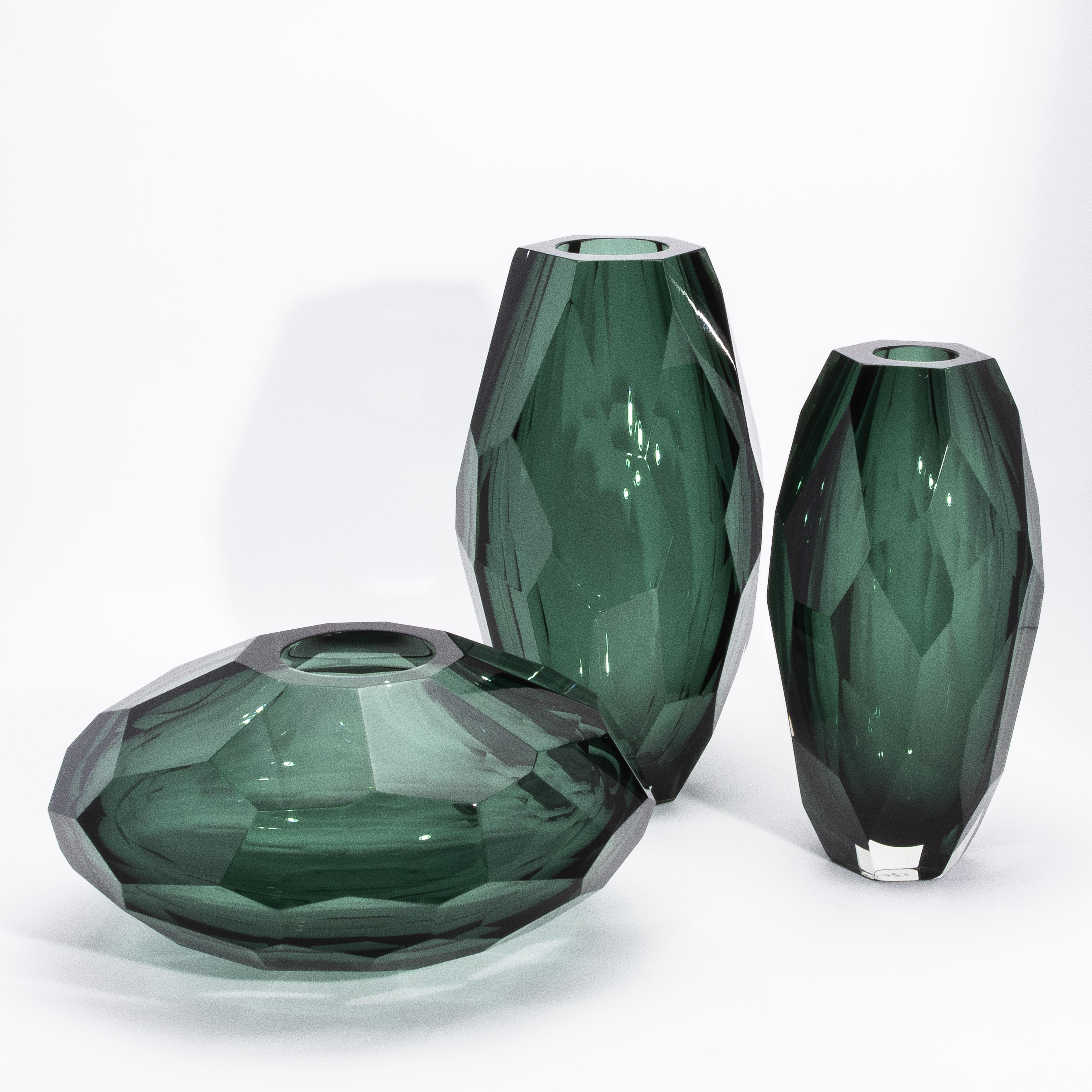 Hand-Blown Murano Modern Faceted Bowl in Emerald Green For Sale 1