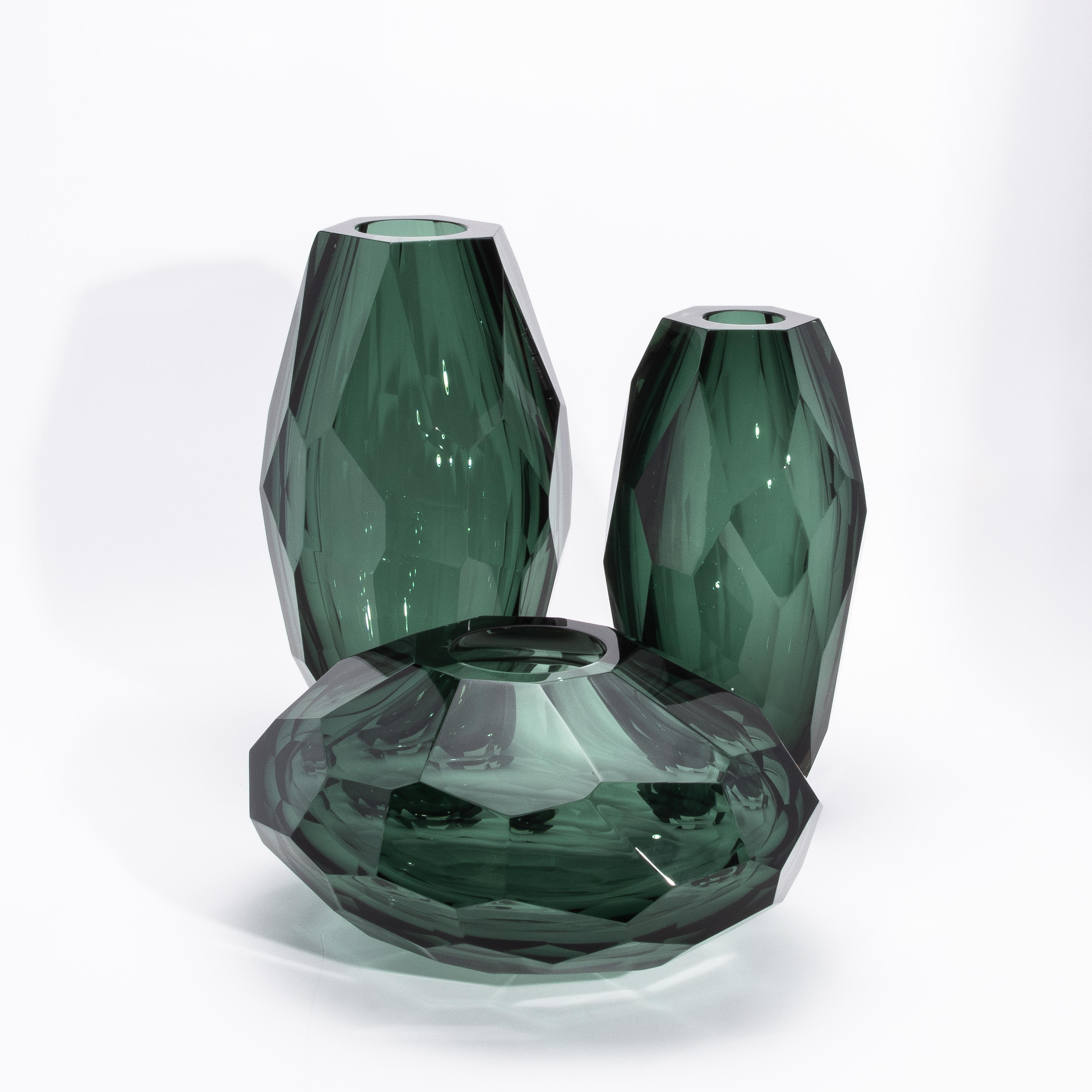 Hand-Blown Murano Modern Faceted Bowl in Emerald Green For Sale 2