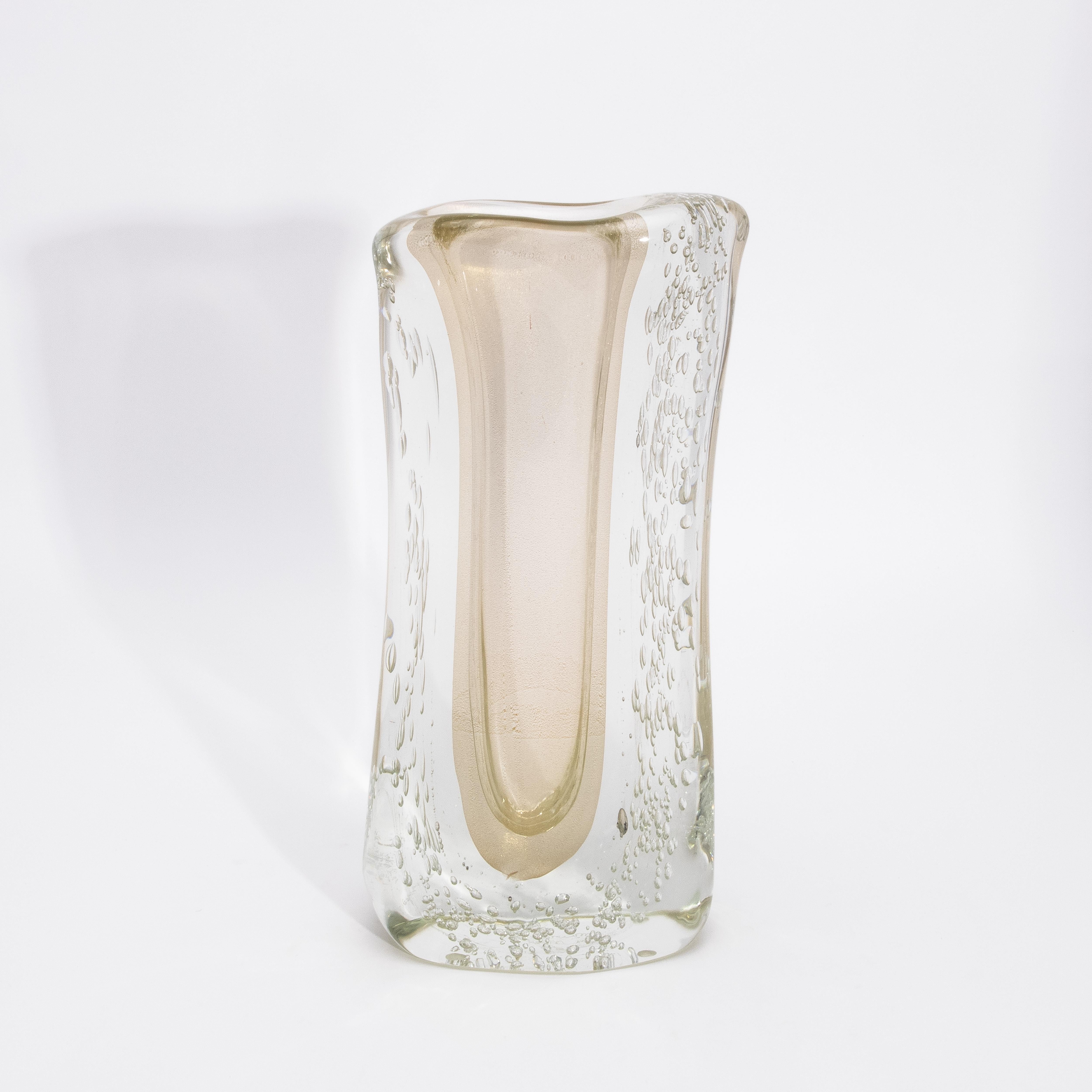 Moderne mundgeblasene Murano-Vase, fließend, klar, klar mit 24-karätigem Goldflecken und Blasen im Angebot 1
