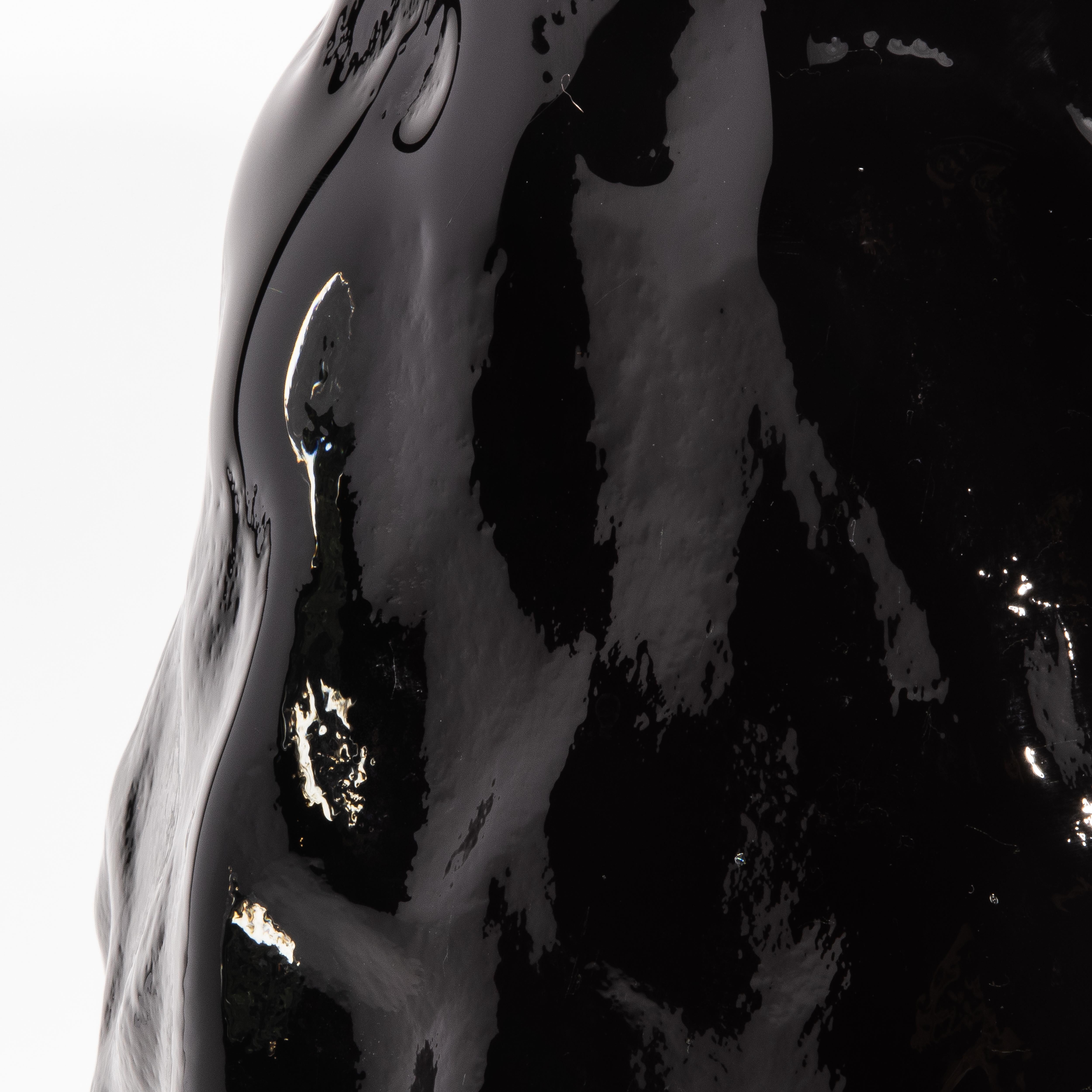 XXI secolo e contemporaneo Vaso scultoreo moderno di Murano soffiato a mano in nero onice in vendita