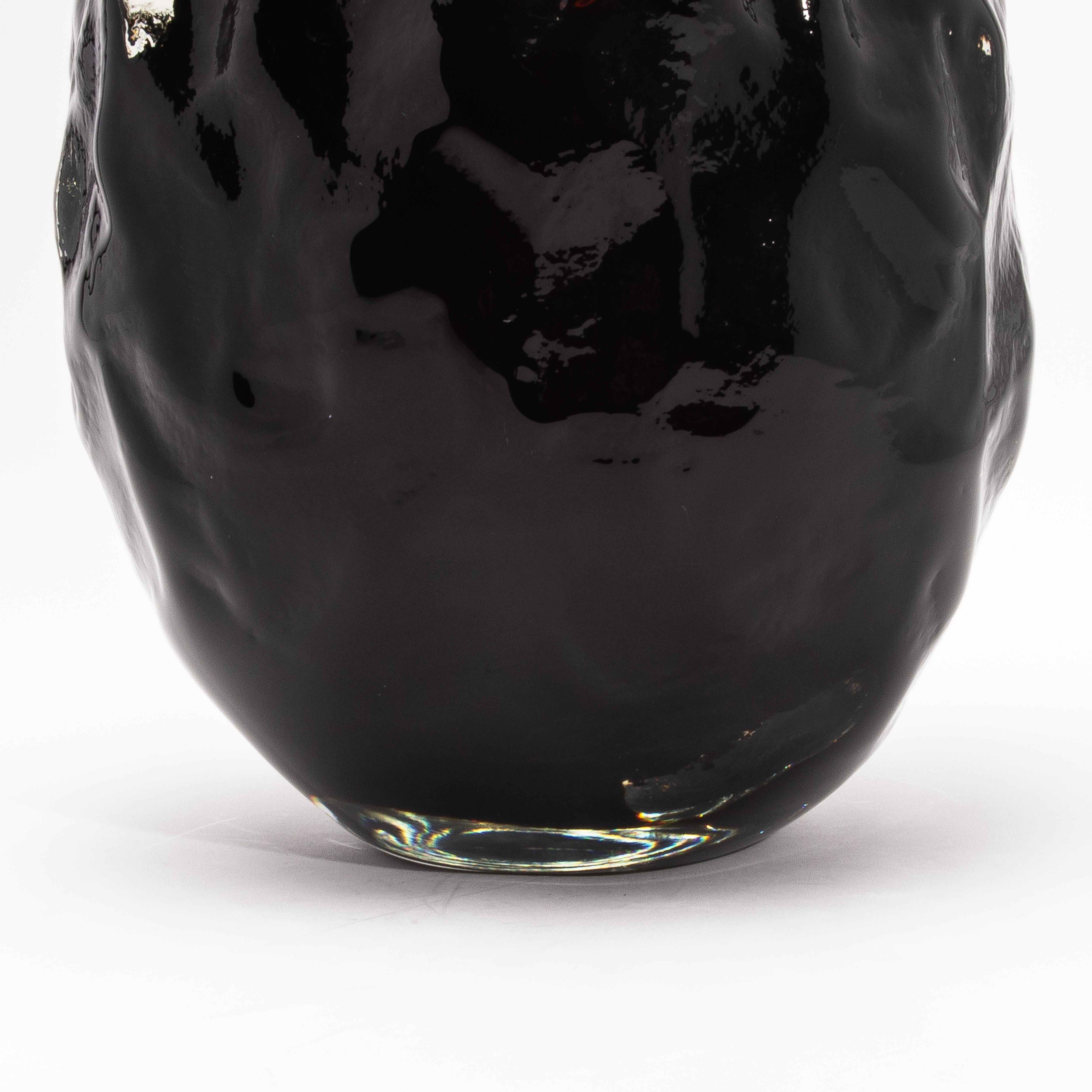 Vetro di Murano Vaso scultoreo moderno di Murano soffiato a mano in nero onice in vendita