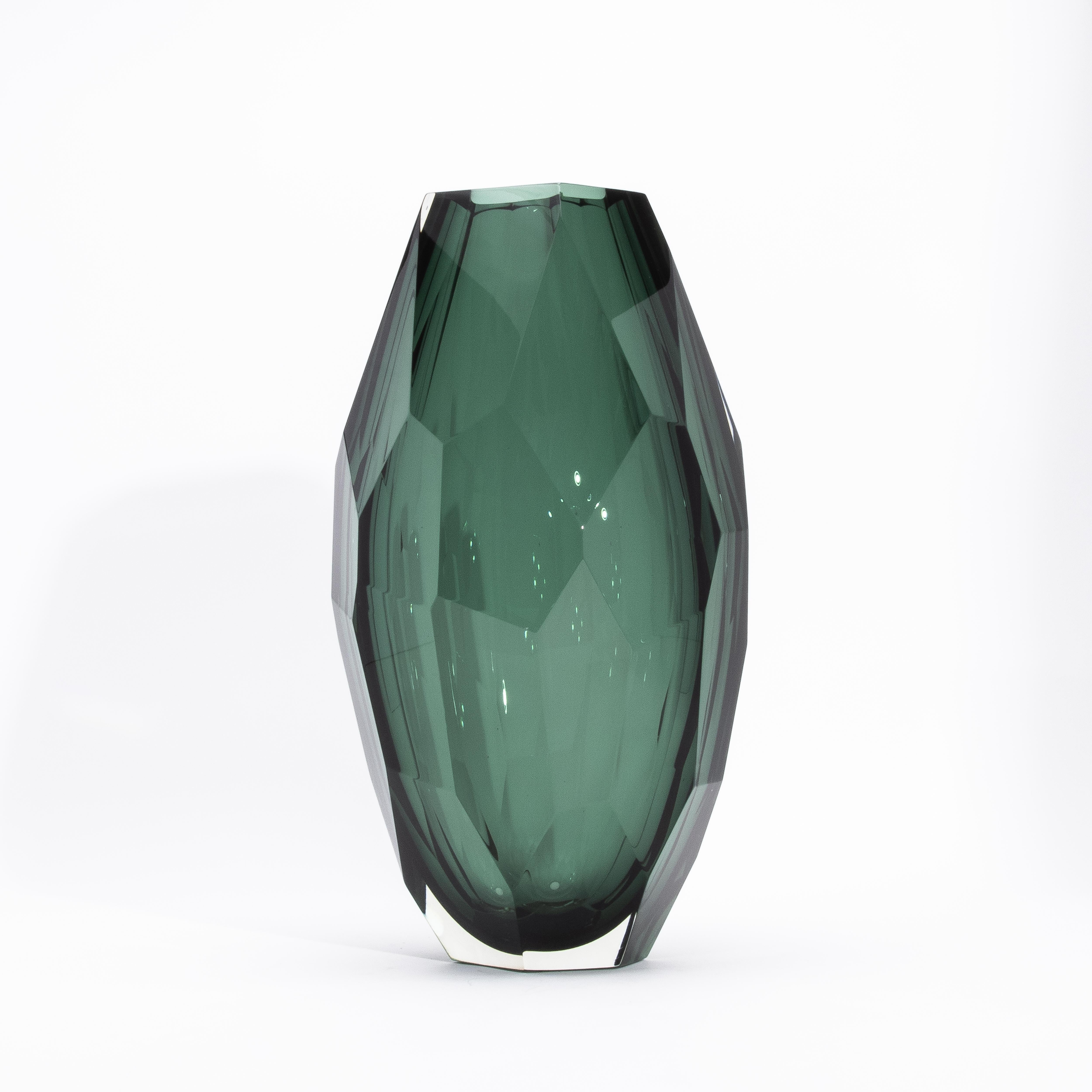 Grand vase à facettes moderne de Murano soufflé à la main, vert émeraude Neuf - En vente à West Hollywood, CA