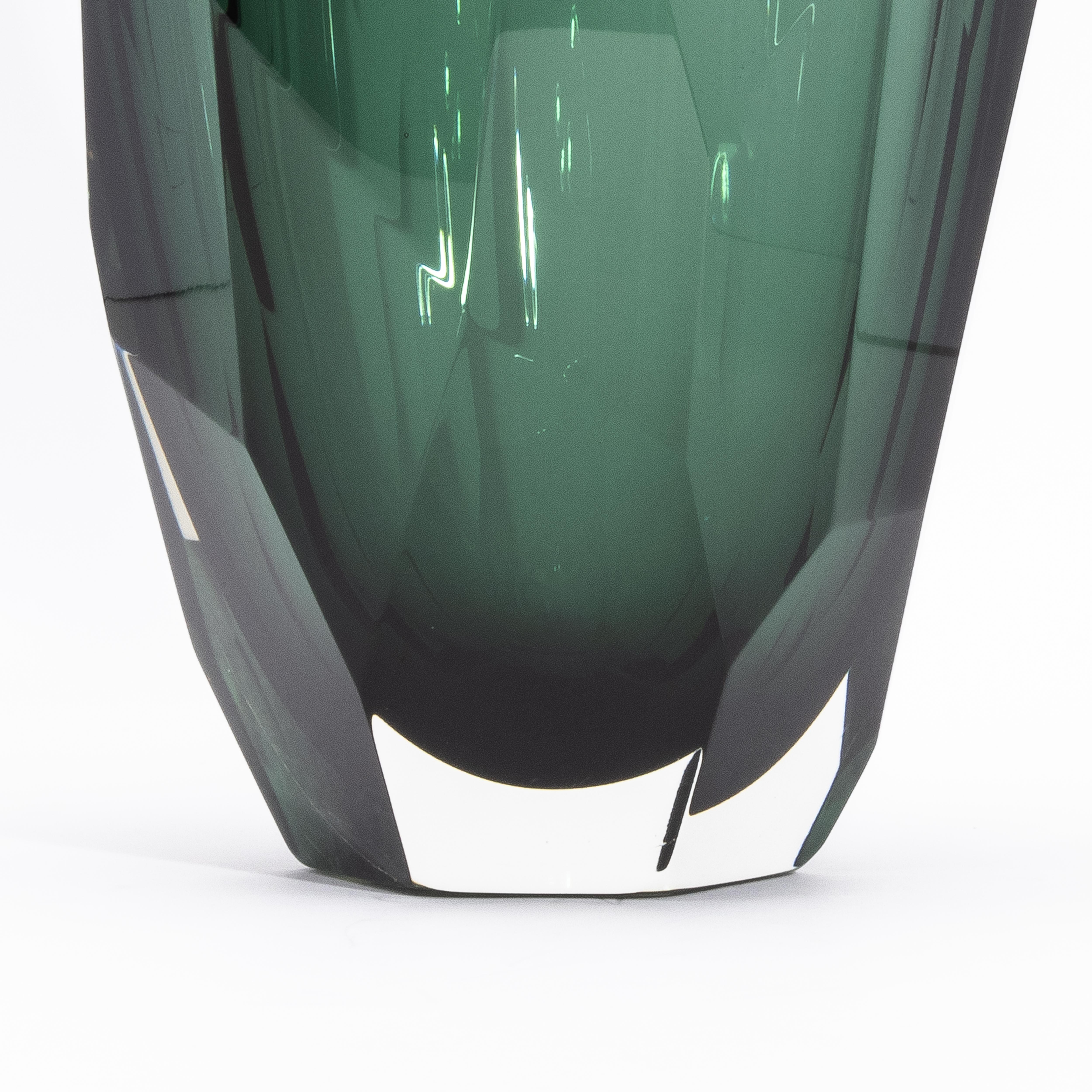 Grand vase à facettes moderne de Murano soufflé à la main, vert émeraude, taille moyenne en vente 4