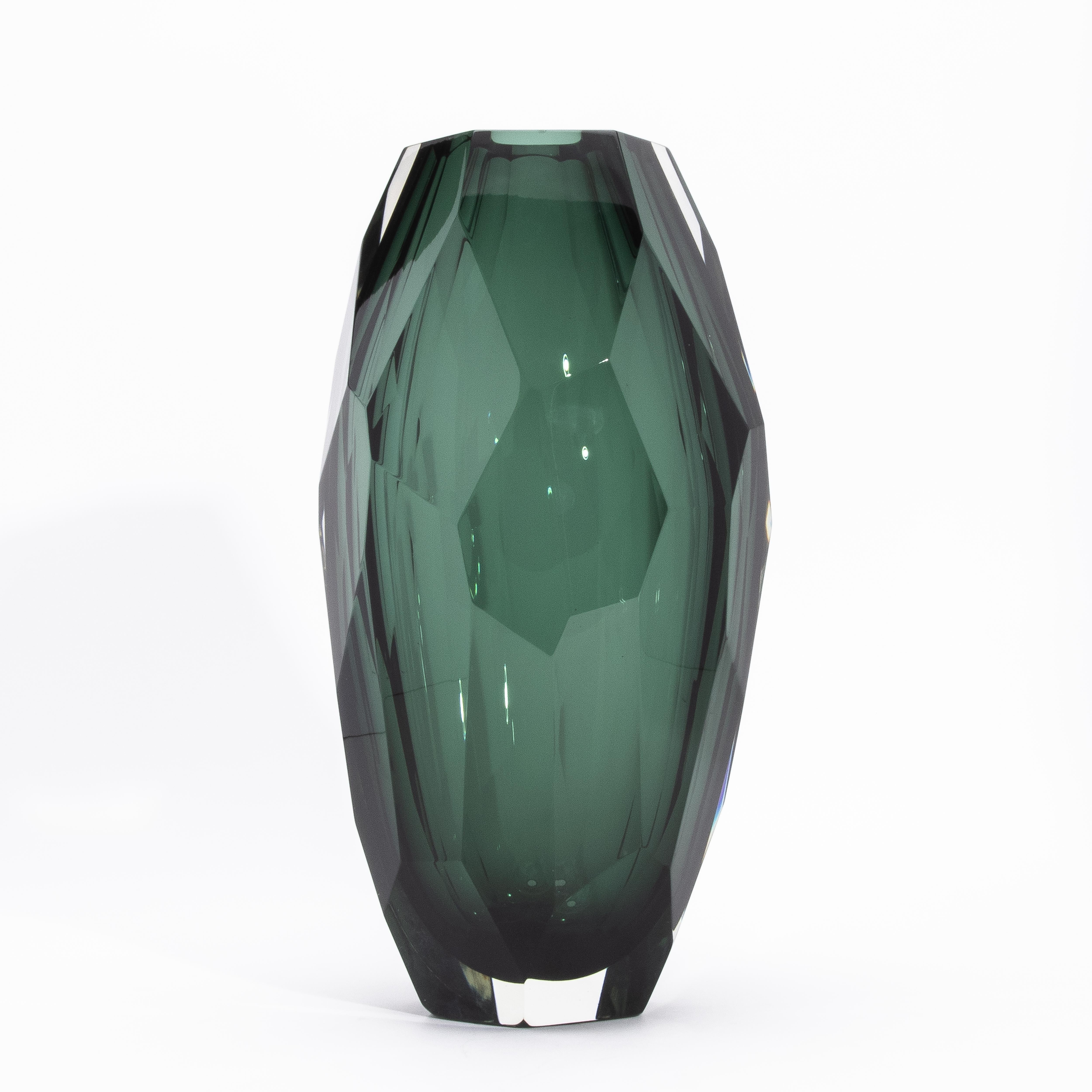 XXIe siècle et contemporain Grand vase à facettes moderne de Murano soufflé à la main, vert émeraude, taille moyenne en vente