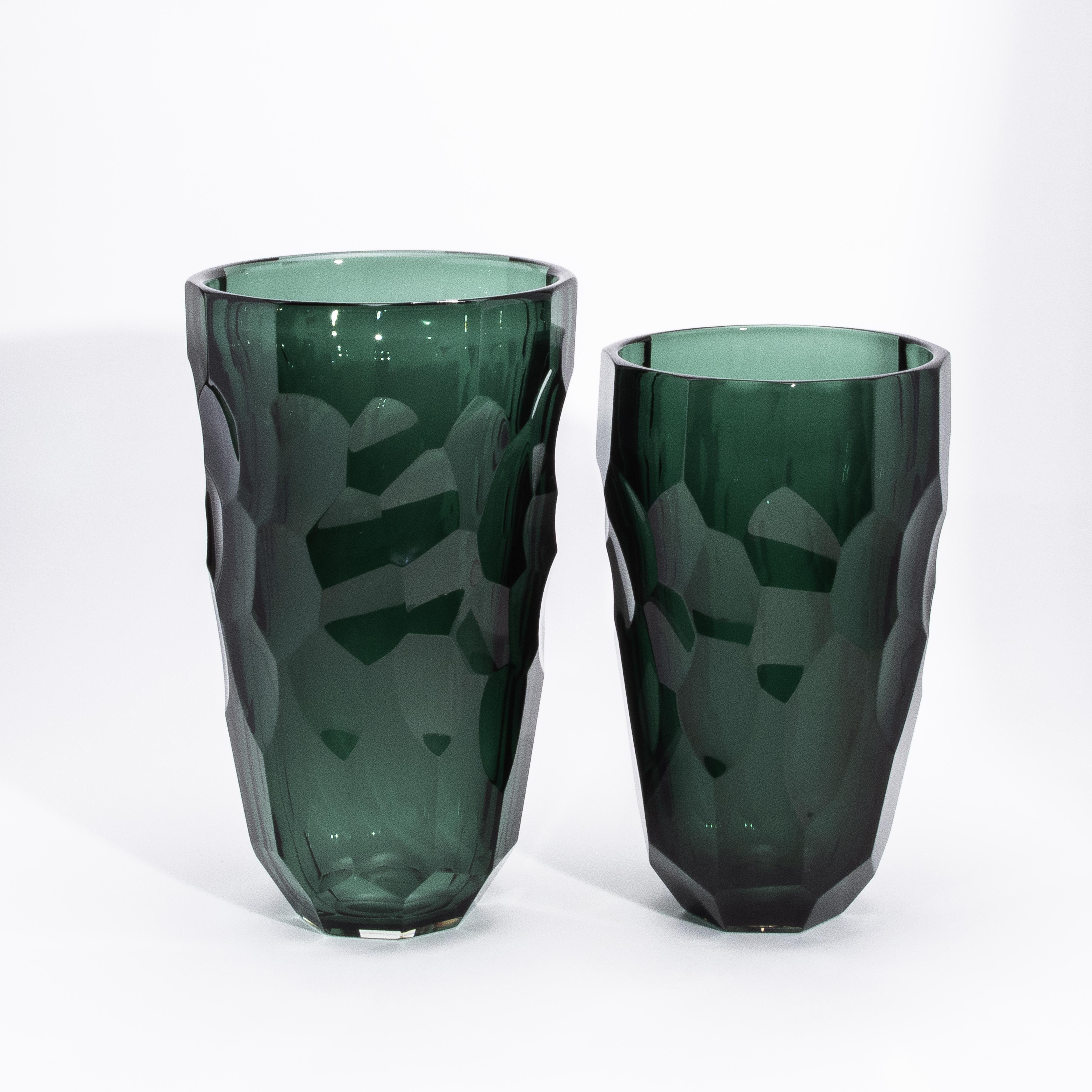 Grand vase à facettes moderne de Murano soufflé à la main en vert eucalyptus en vente 3