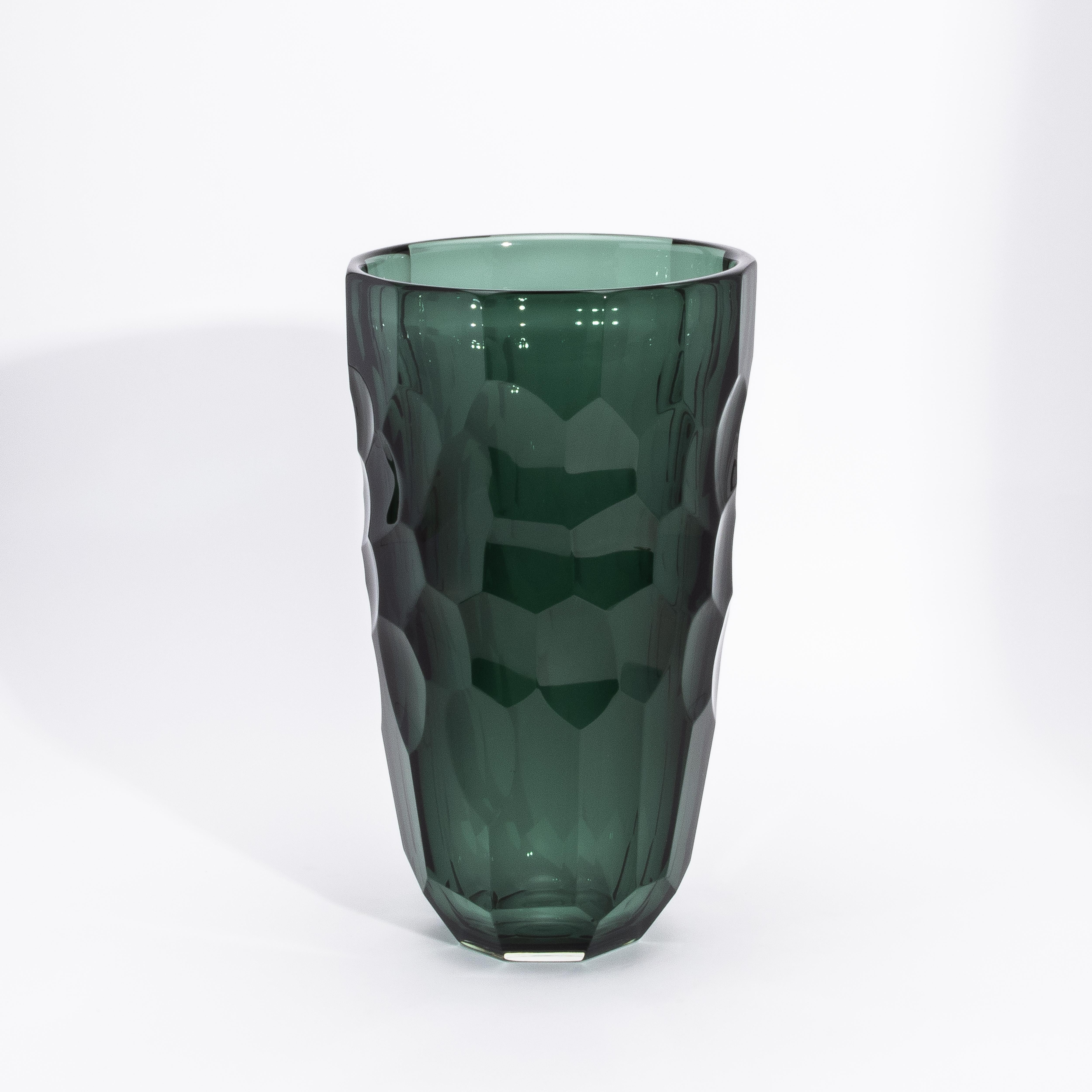 Verre de Murano Grand vase à facettes moderne de Murano soufflé à la main en vert eucalyptus en vente