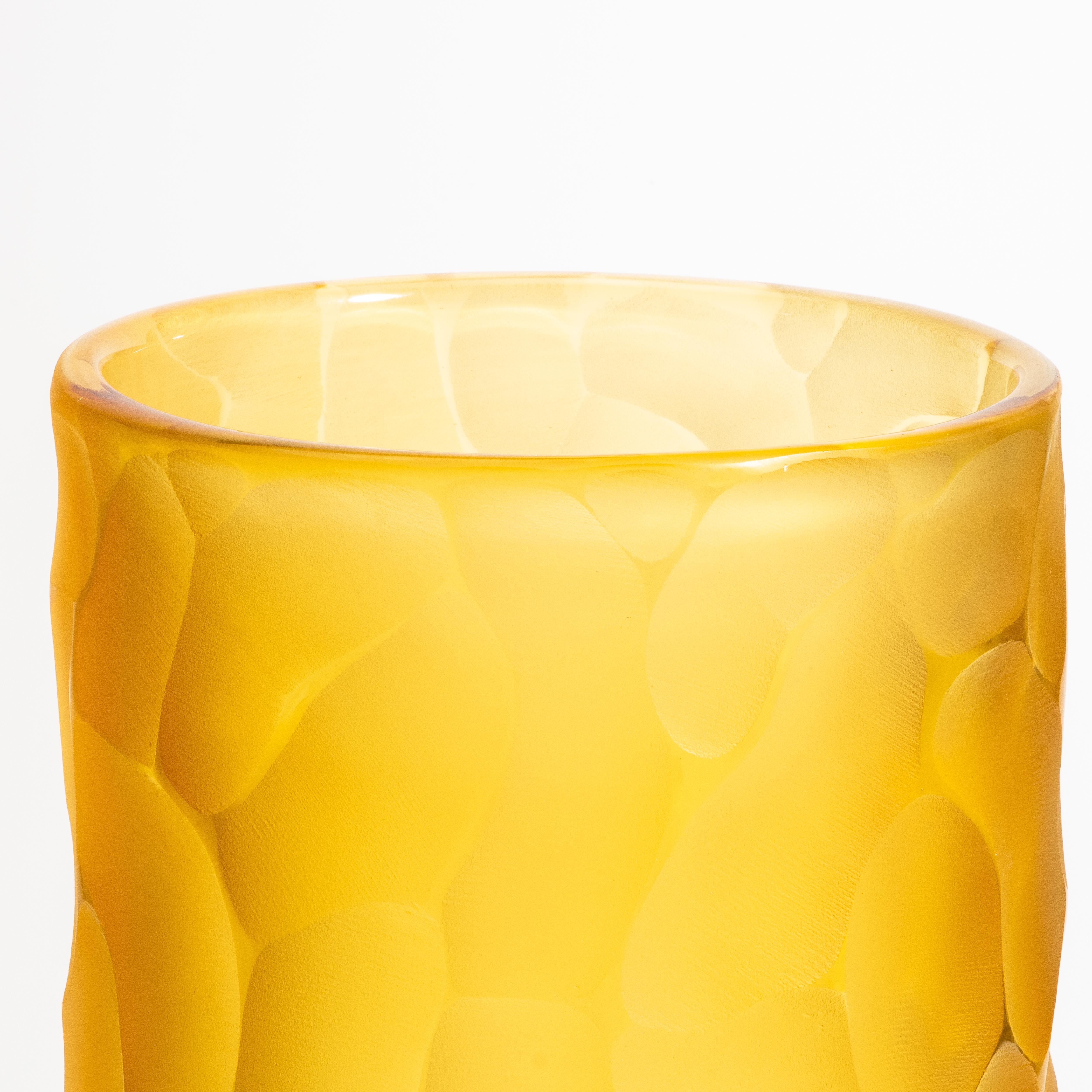 Fatto a mano Vaso a luna di Murano soffiato a mano in ambra L.L.A. in vendita