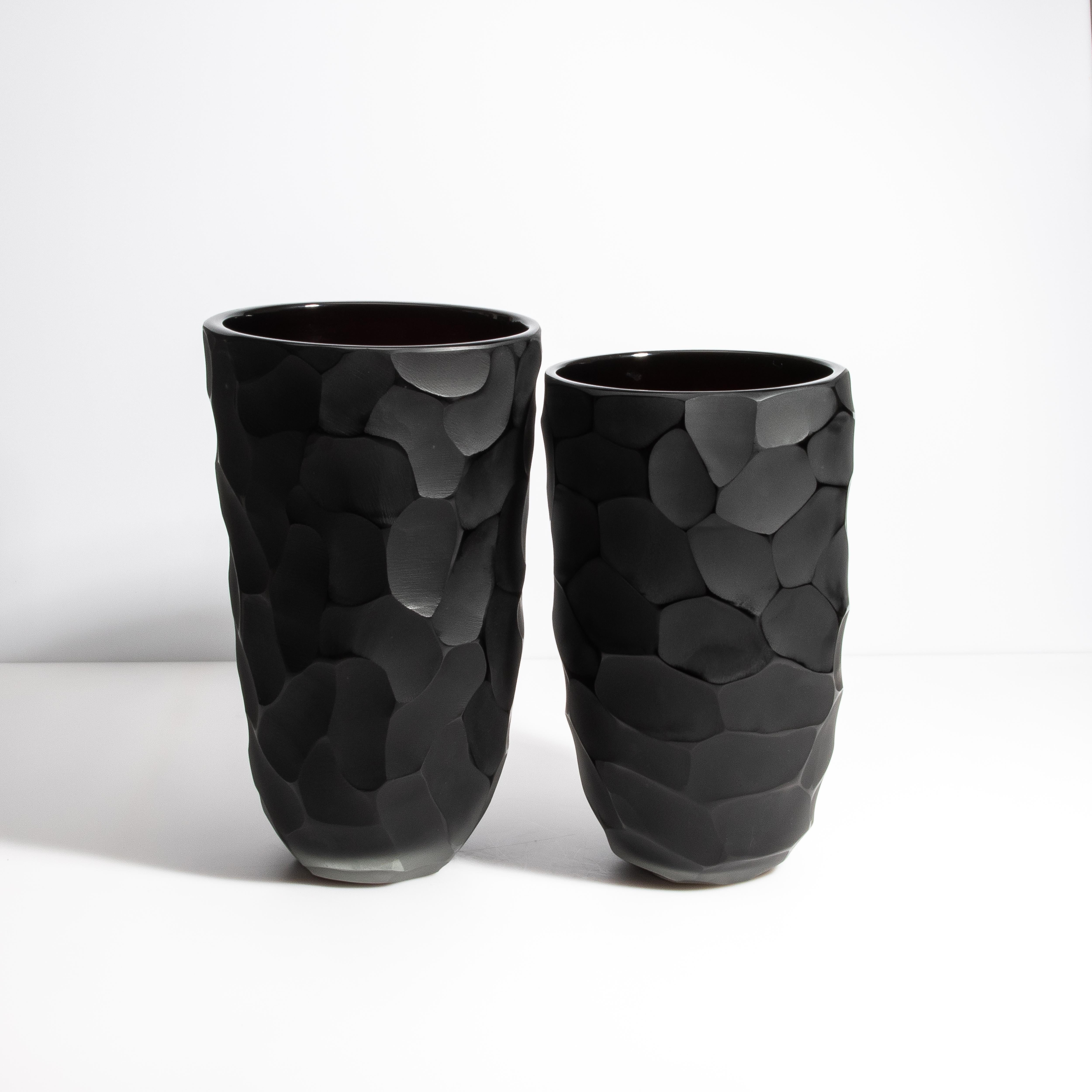 Vaso a luna di Murano soffiato a mano in nero medio in vendita 1