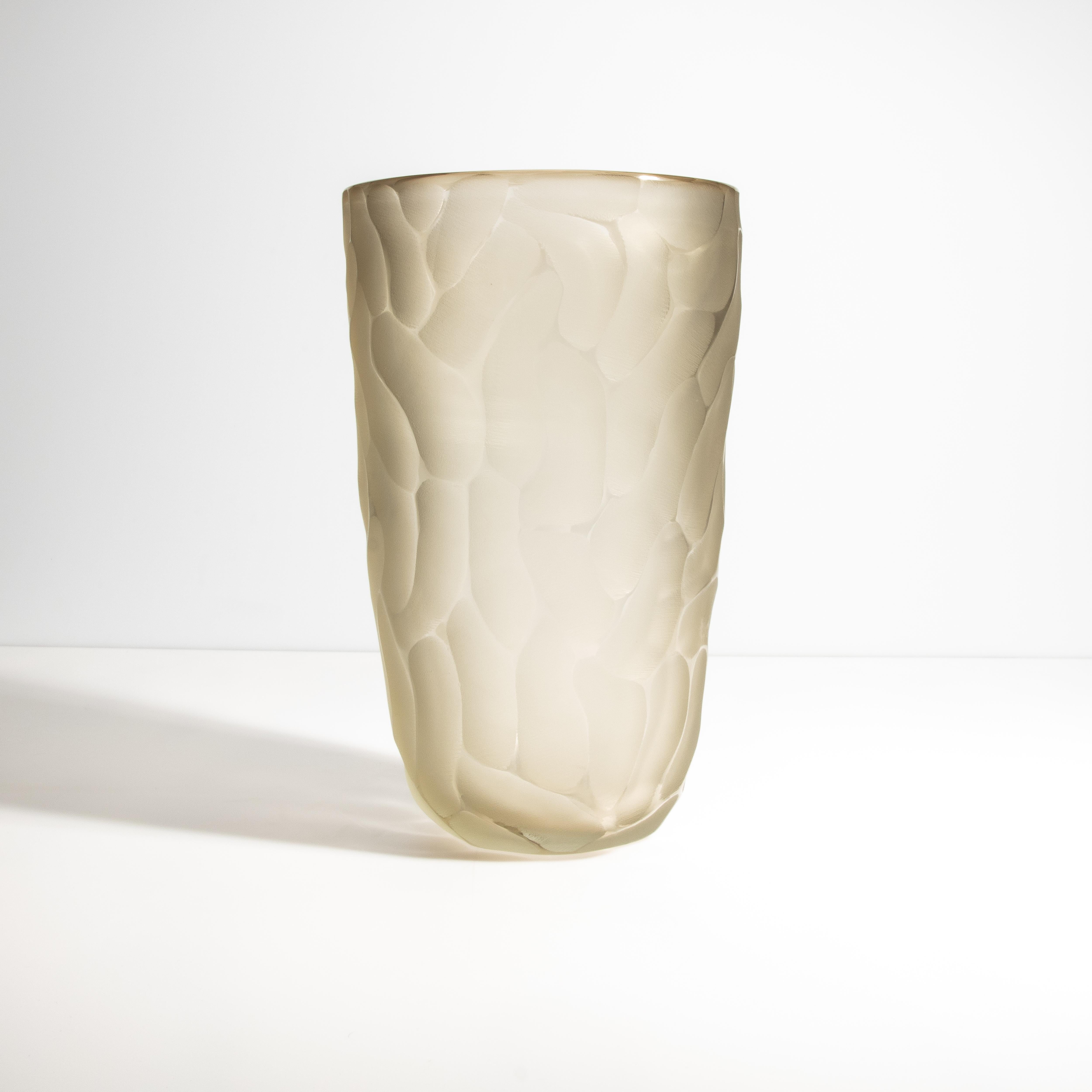 Fatto a mano Vaso a luna di Murano soffiato a mano in oro piccolo in vendita