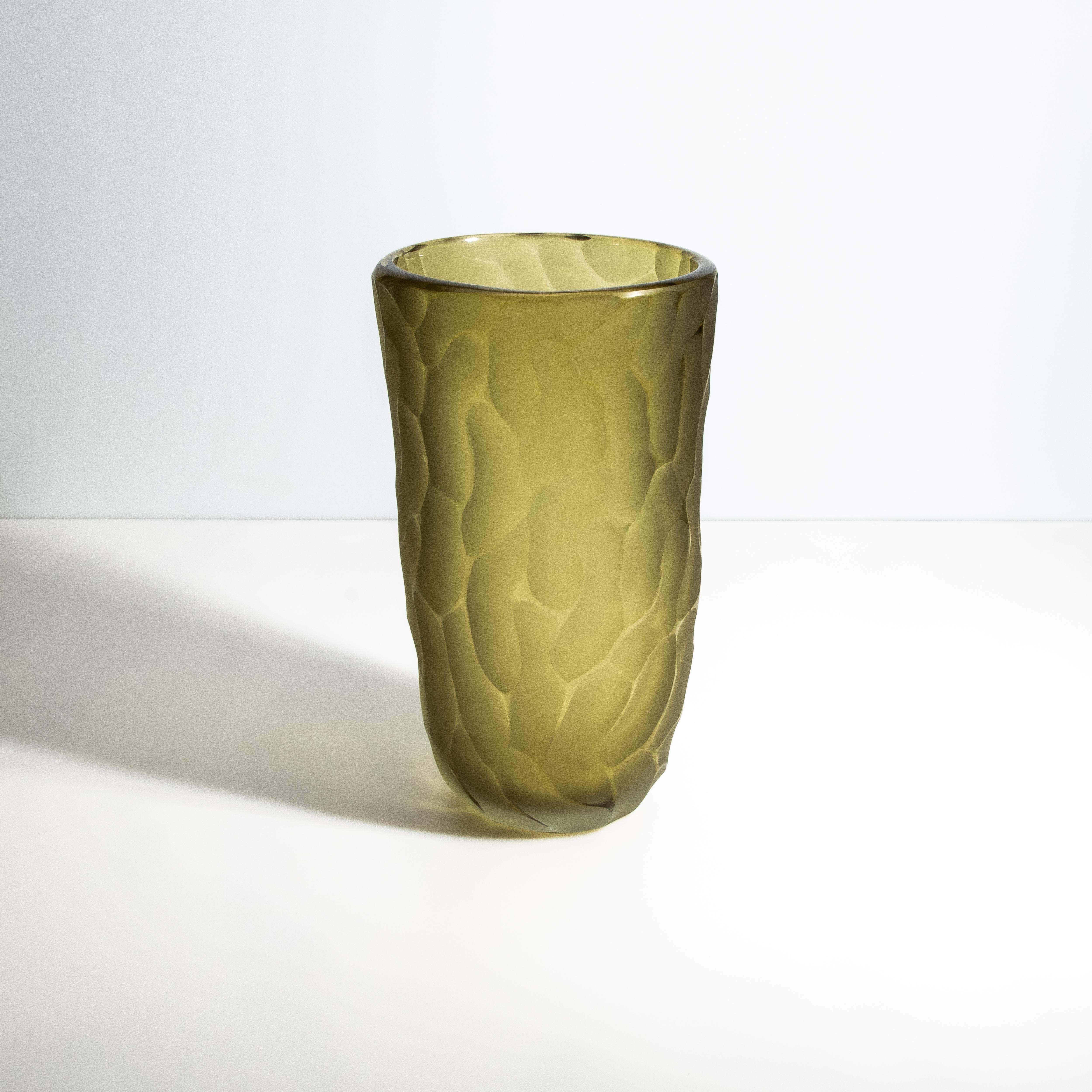 Moderno Vaso a luna di Murano soffiato a mano in Oliver grande in vendita