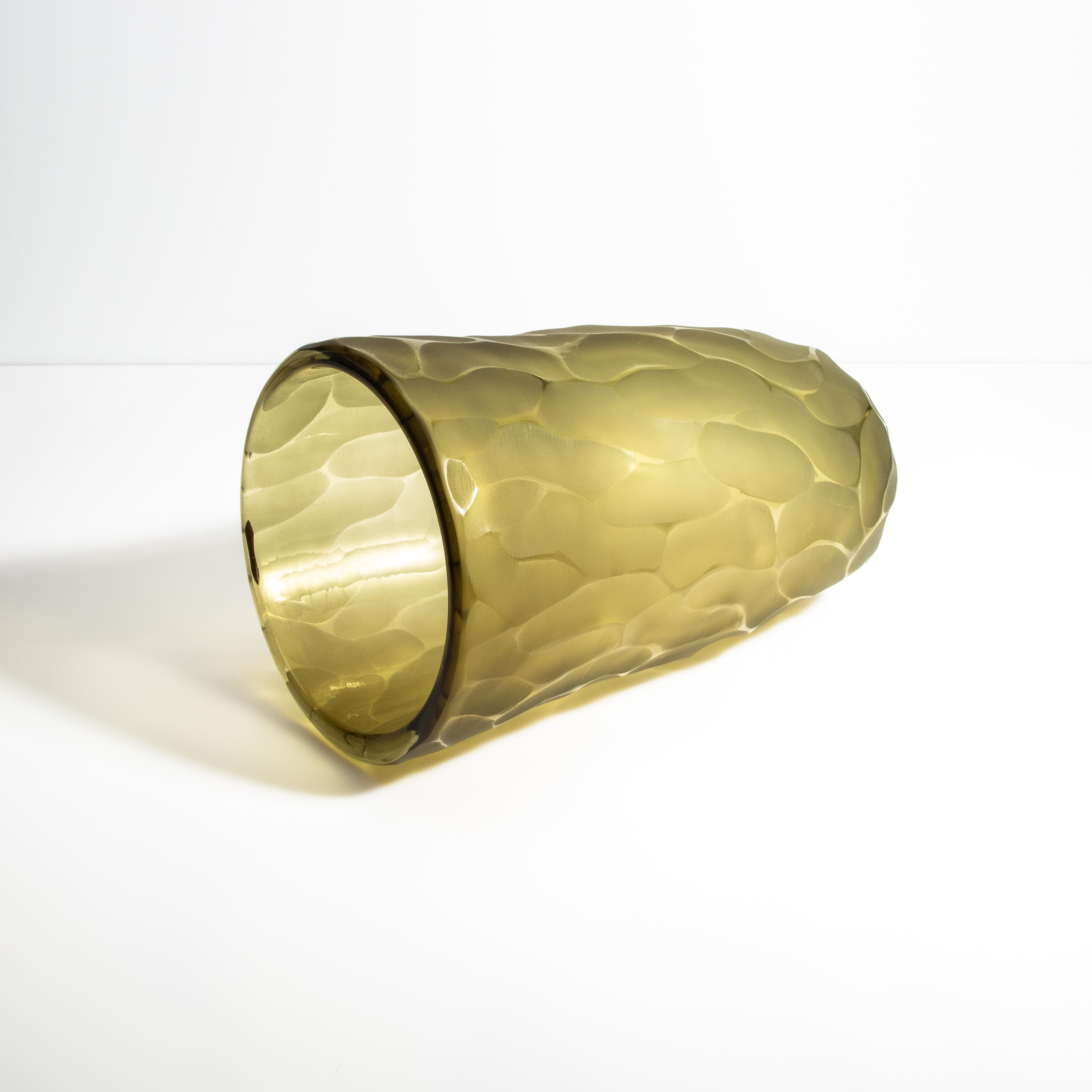 Vetro di Murano Vaso a luna di Murano soffiato a mano in Oliver grande in vendita