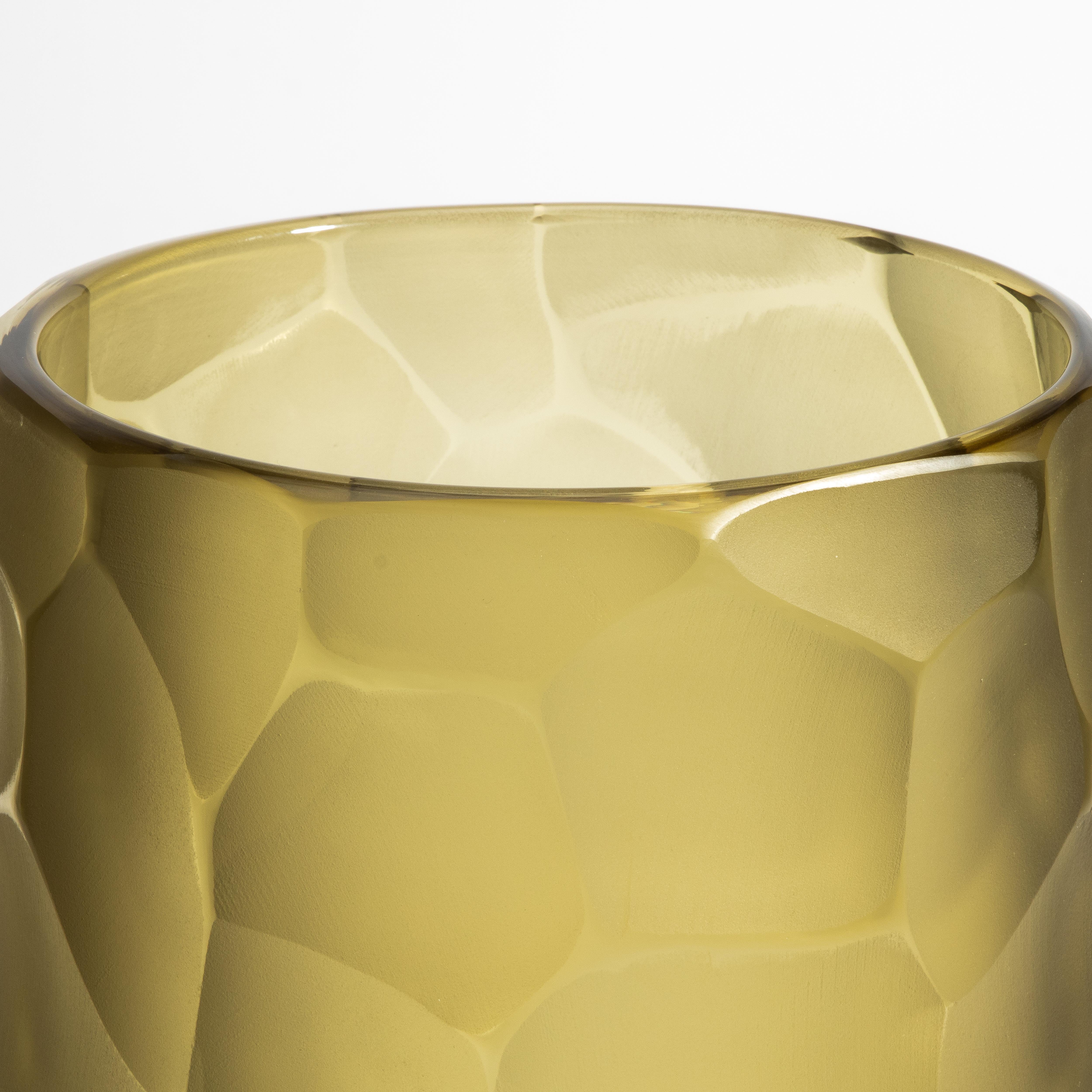 Italiano Vaso a forma di luna di Murano soffiato a mano in Oliver Medium in vendita