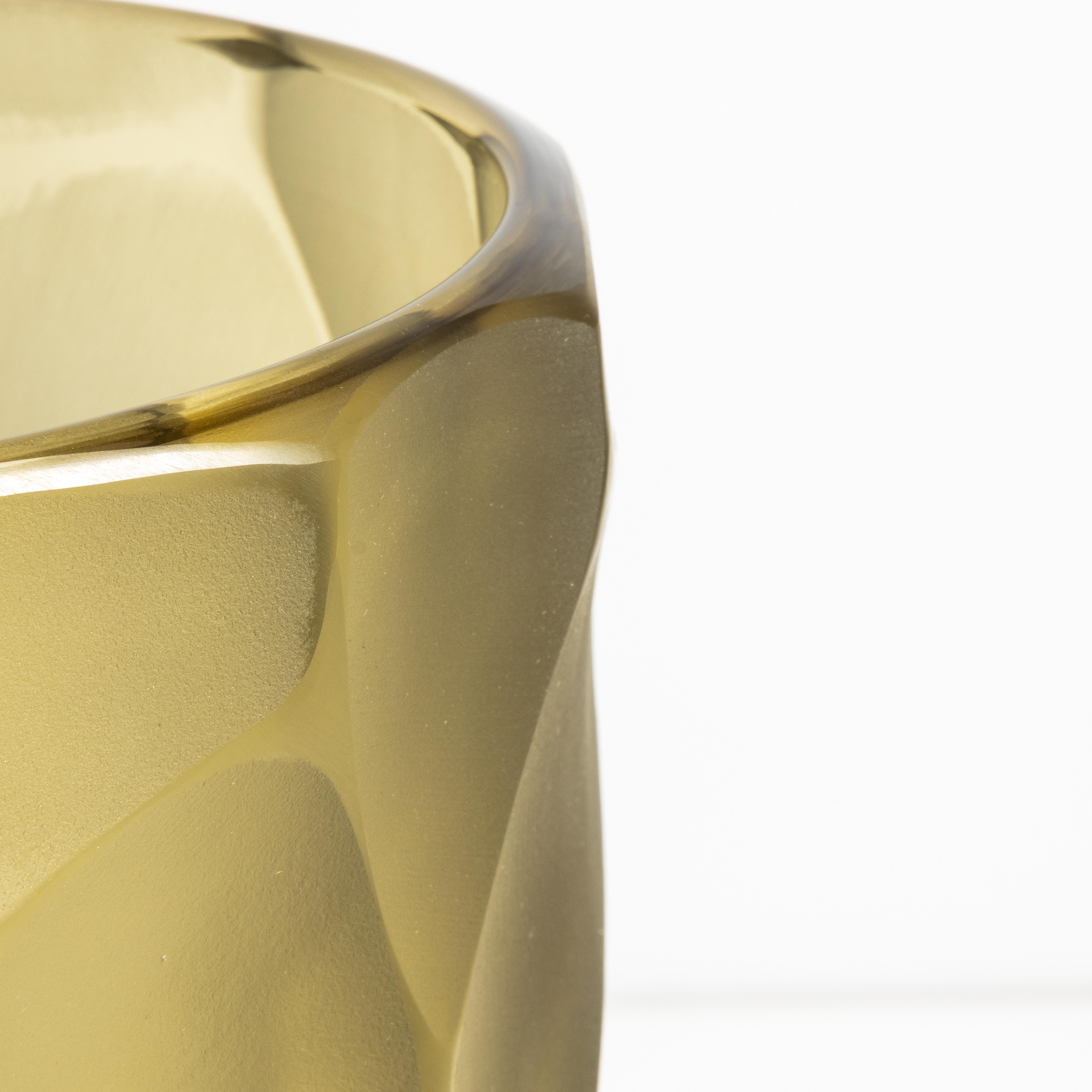 XXI secolo e contemporaneo Vaso a forma di luna di Murano soffiato a mano in Oliver Medium in vendita