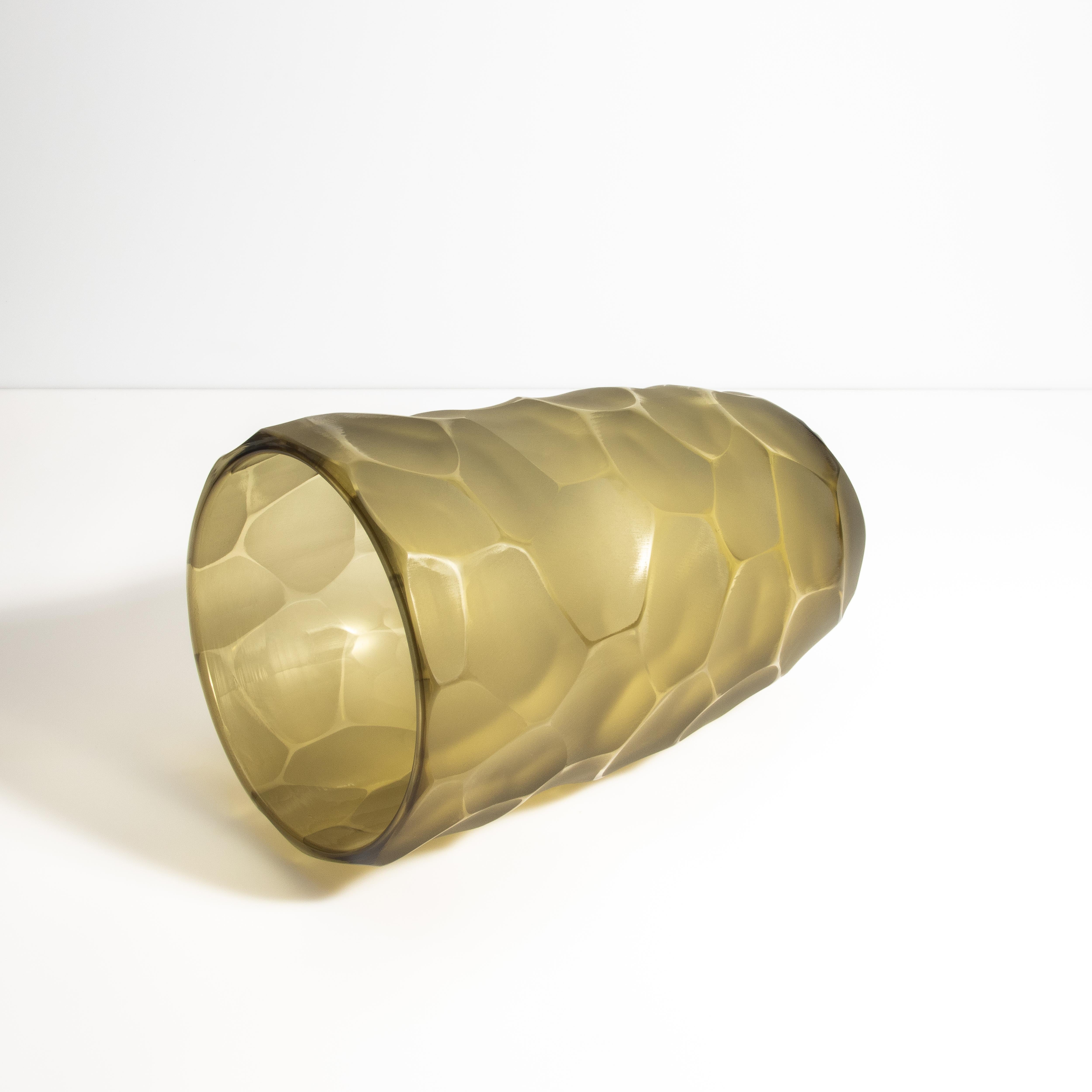 Vetro di Murano Vaso a forma di luna di Murano soffiato a mano in Oliver Medium in vendita
