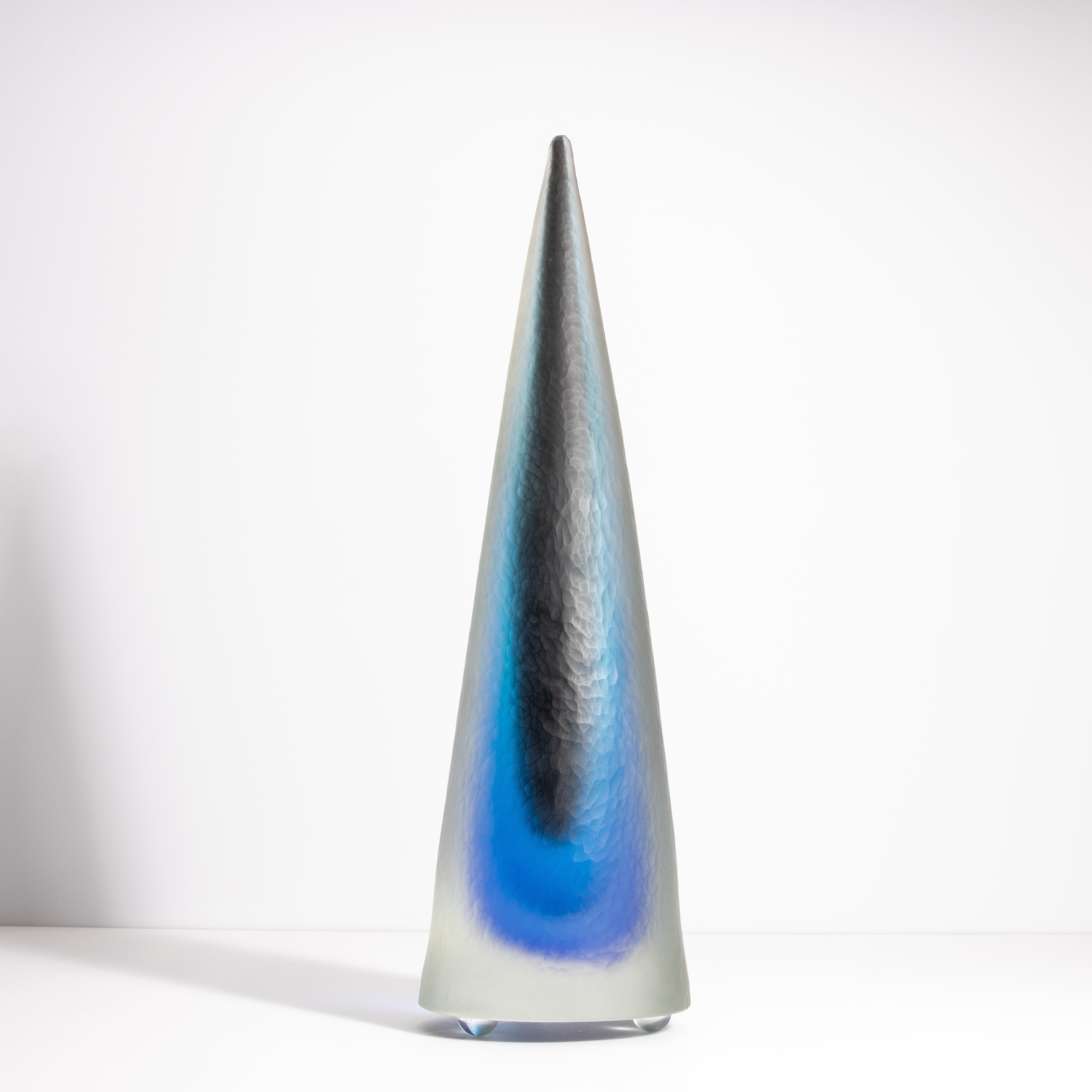Moderno Scultura Obelisco di Murano soffiata a mano in vendita