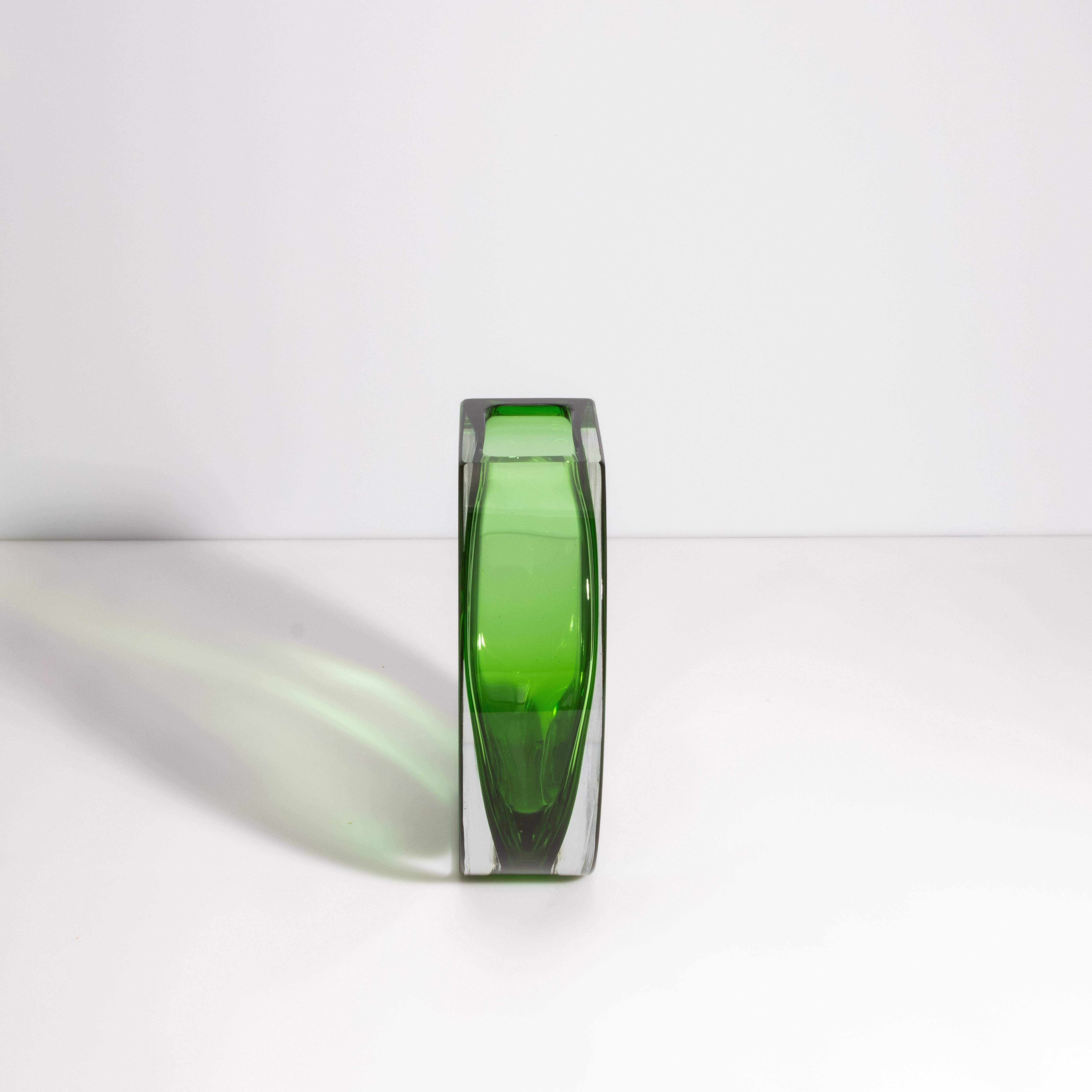Moderno Vaso di Murano soffiato a mano in Greene & Greene in vendita