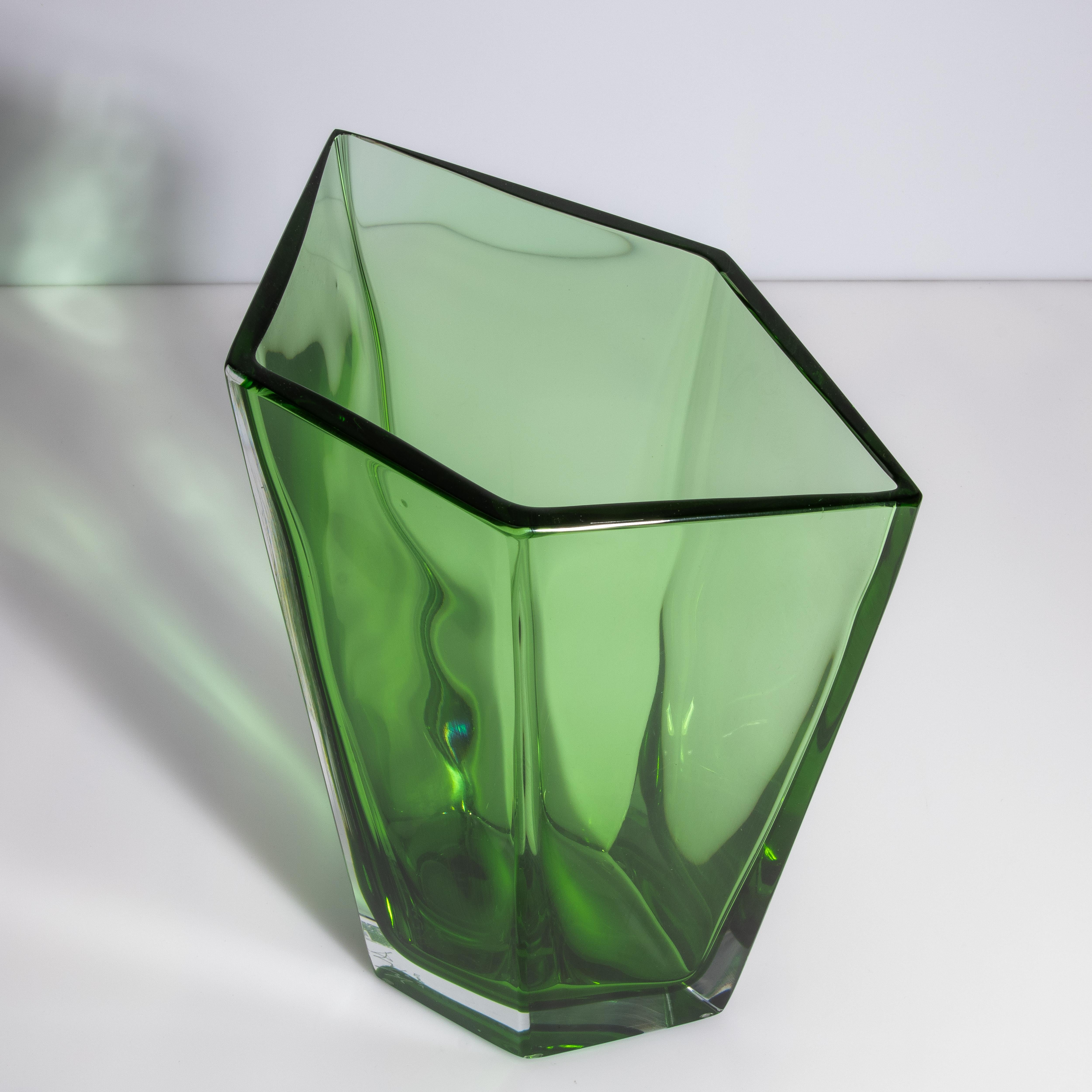 Fatto a mano Vaso Penta di Murano soffiato a mano in Greene & Greene Grande in vendita