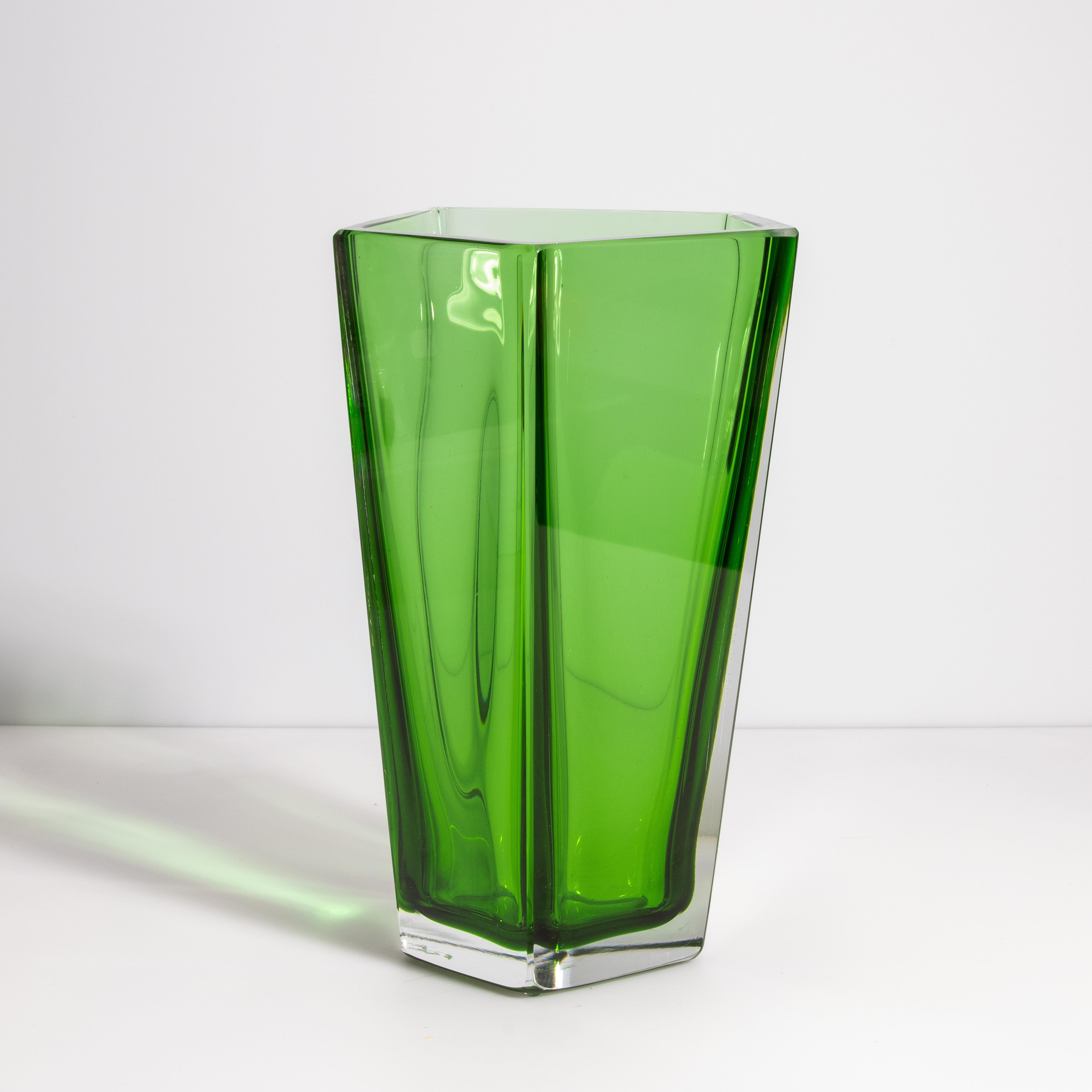 Vaso Penta di Murano soffiato a mano in Greene & Greene Medio In condizioni Nuovo in vendita a West Hollywood, CA