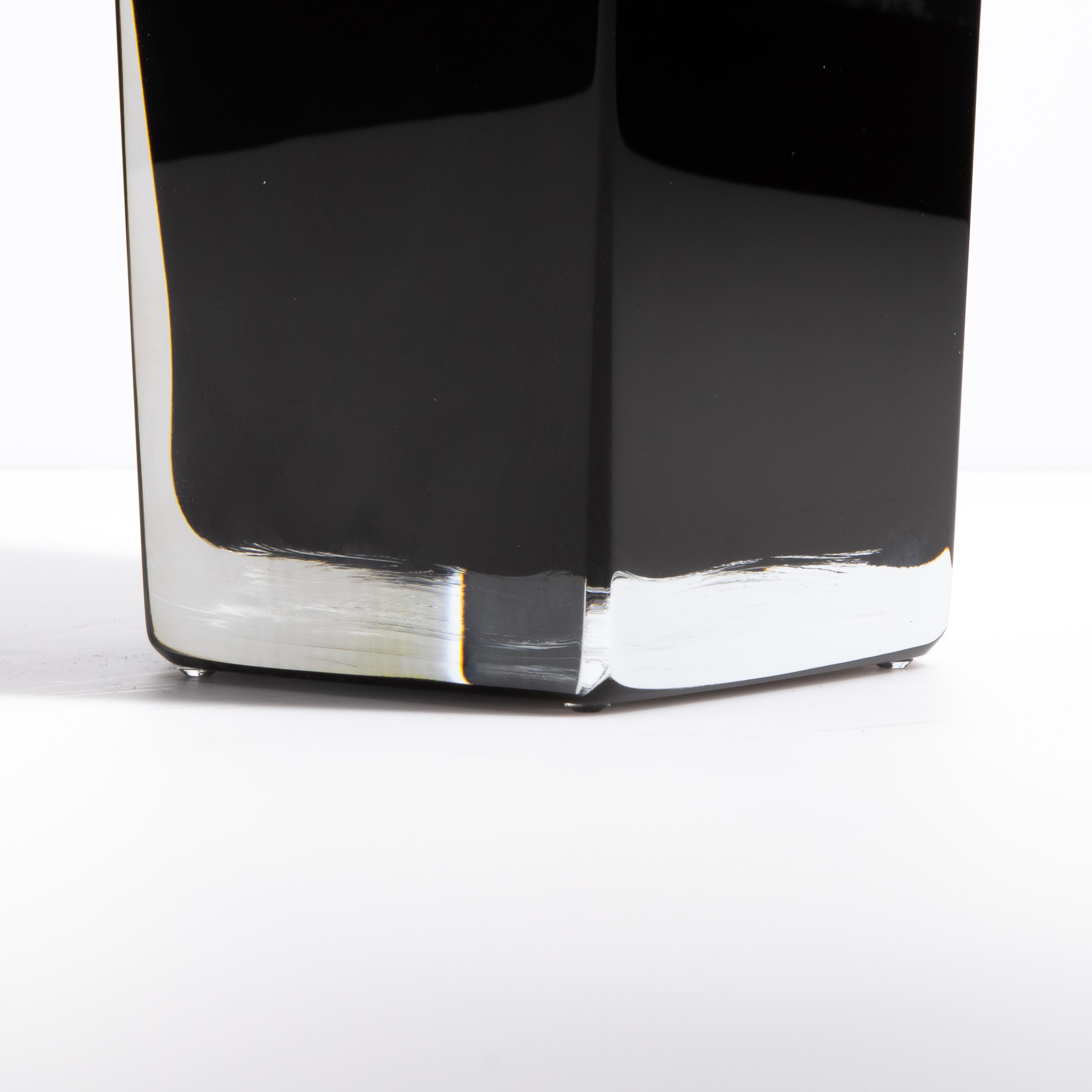 Vase Penta de Murano soufflé à la main en noir onyx en vente 2