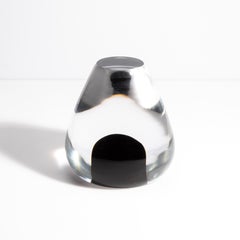 Sculpture de Murano soufflée à la main en cristal transparent avec les détails noirs