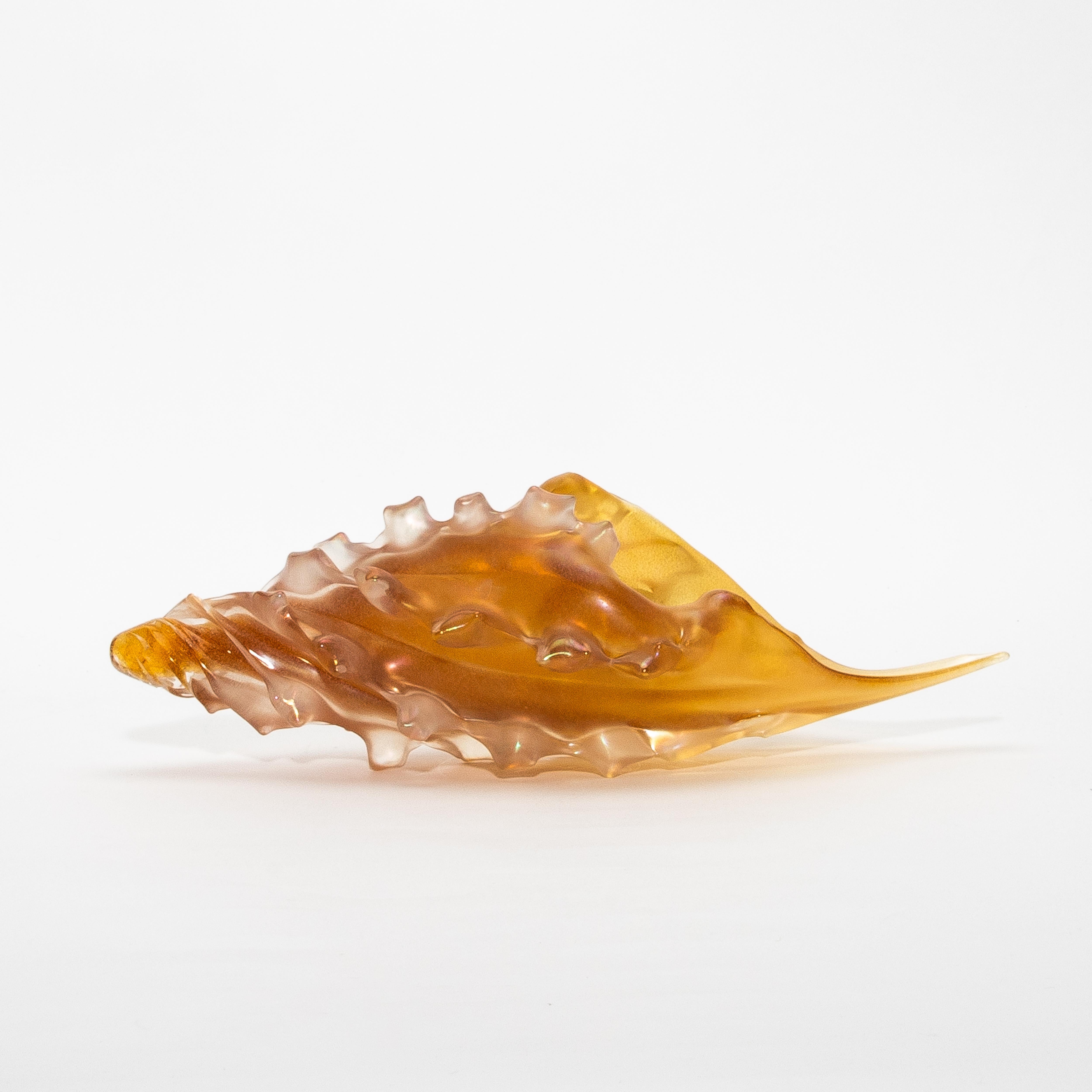 Handgeblasene Murano-Muschel aus Bernstein mit 24-karätigen Goldflecken (Moderne) im Angebot