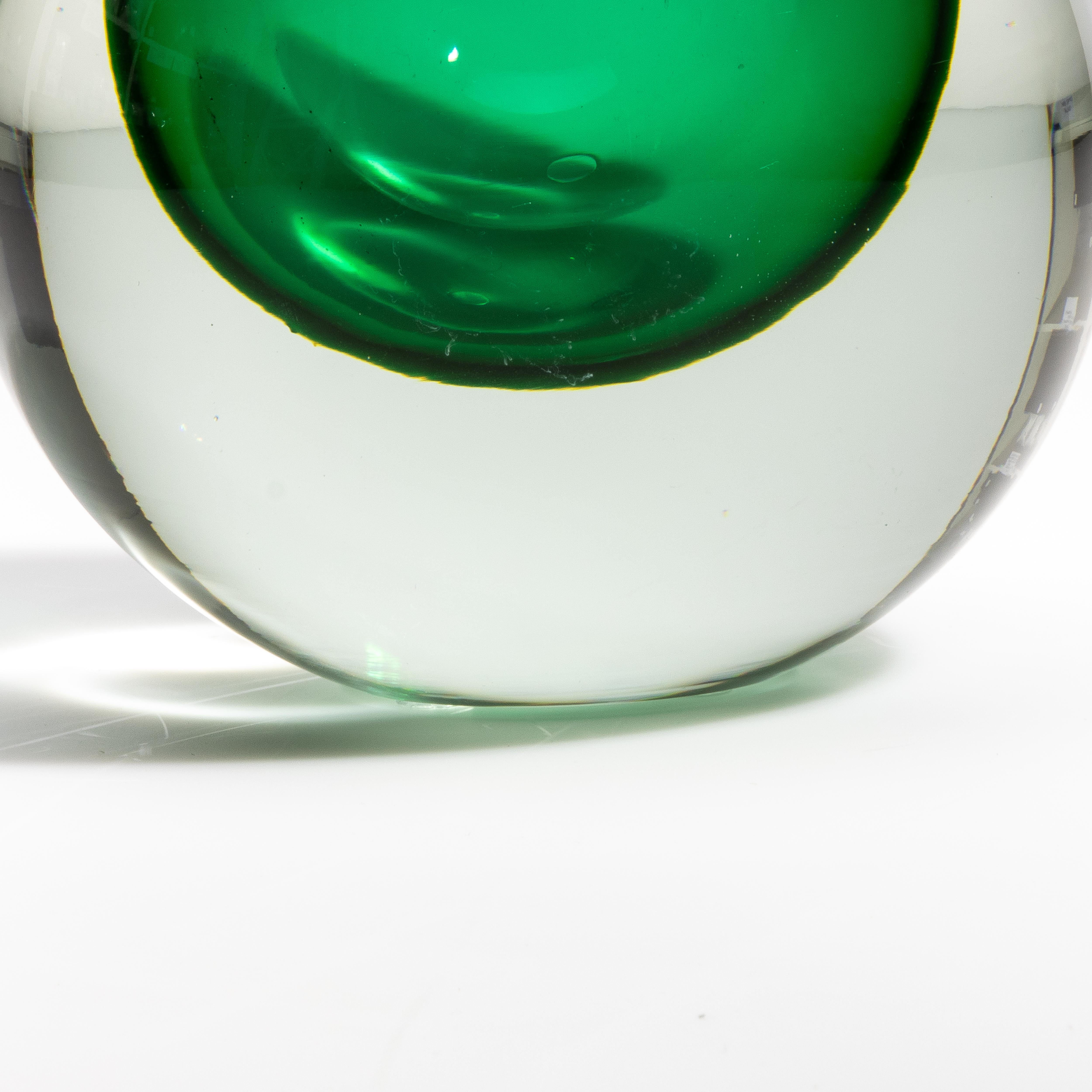 XXI secolo e contemporaneo Vaso a sfera di Murano soffiato a mano in Greene & Greene Piccolo in vendita