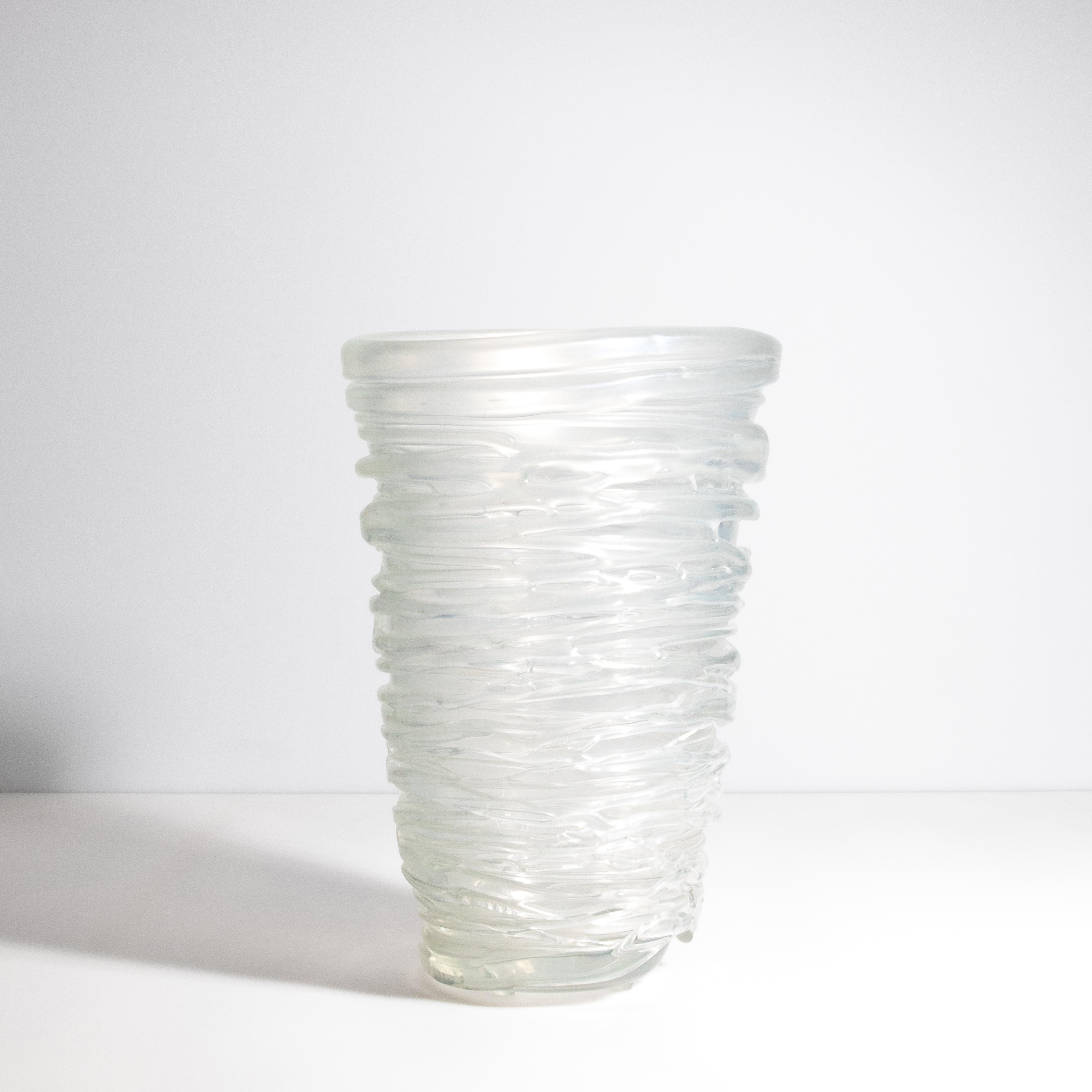 XXIe siècle et contemporain Vase en spirale de Murano soufflé à la main, givré, grand modèle en vente