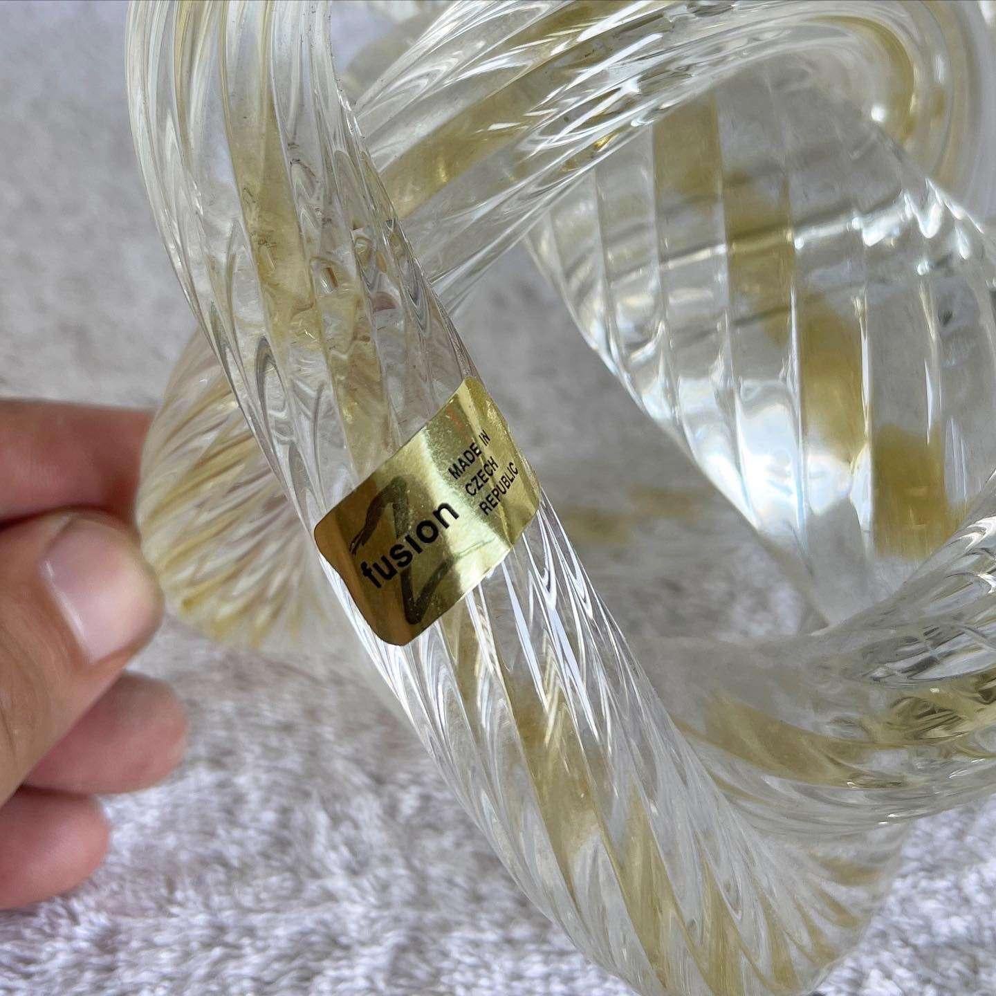 Tchèque Sculpture en verre soufflé à la main de style Murano, nervurée et torsadée « Love Knot », lot de 3 en vente