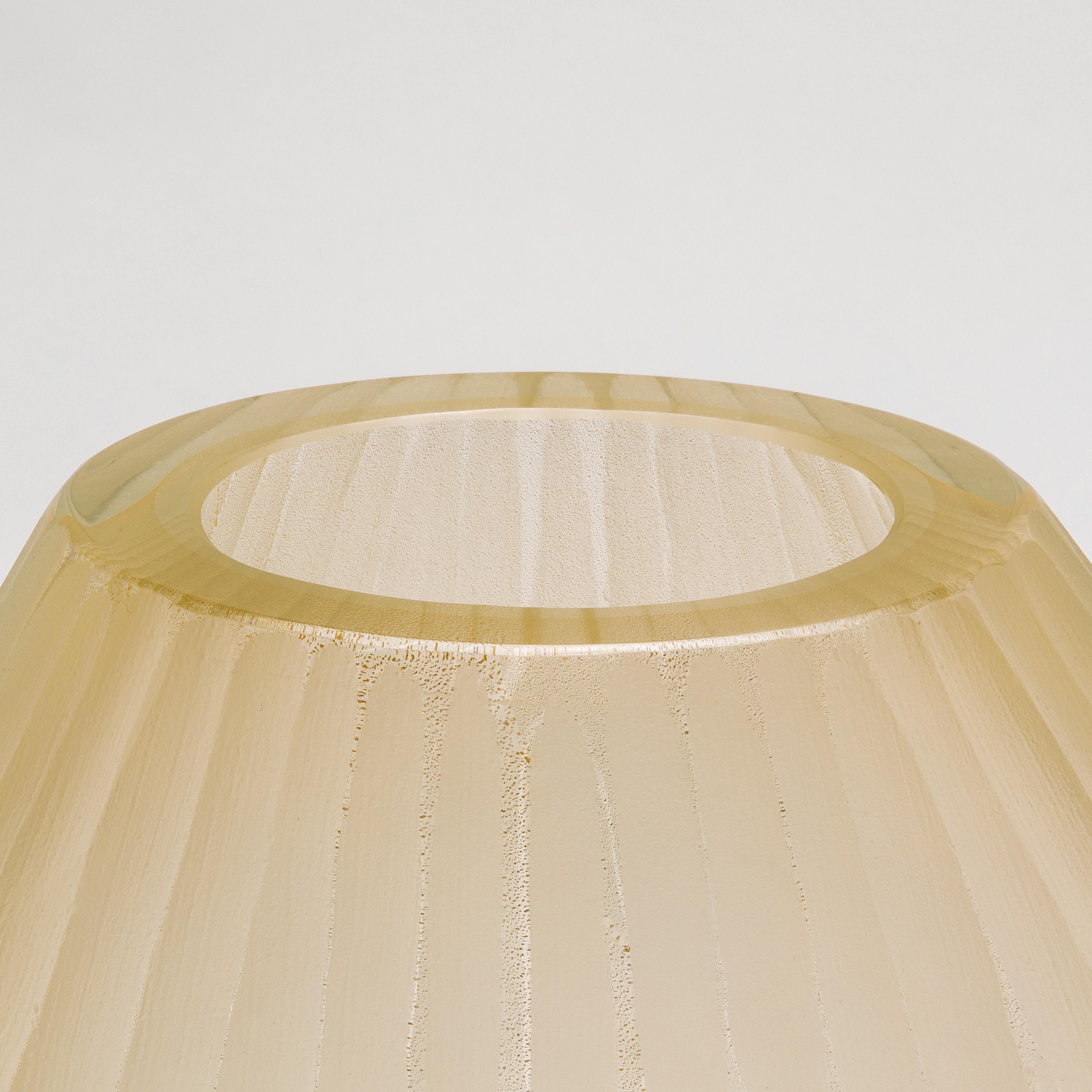 Vaso supremo di Murano soffiato a mano, trasparente e con riflessi d'oro a 24 carati, grande In condizioni Nuovo in vendita a West Hollywood, CA
