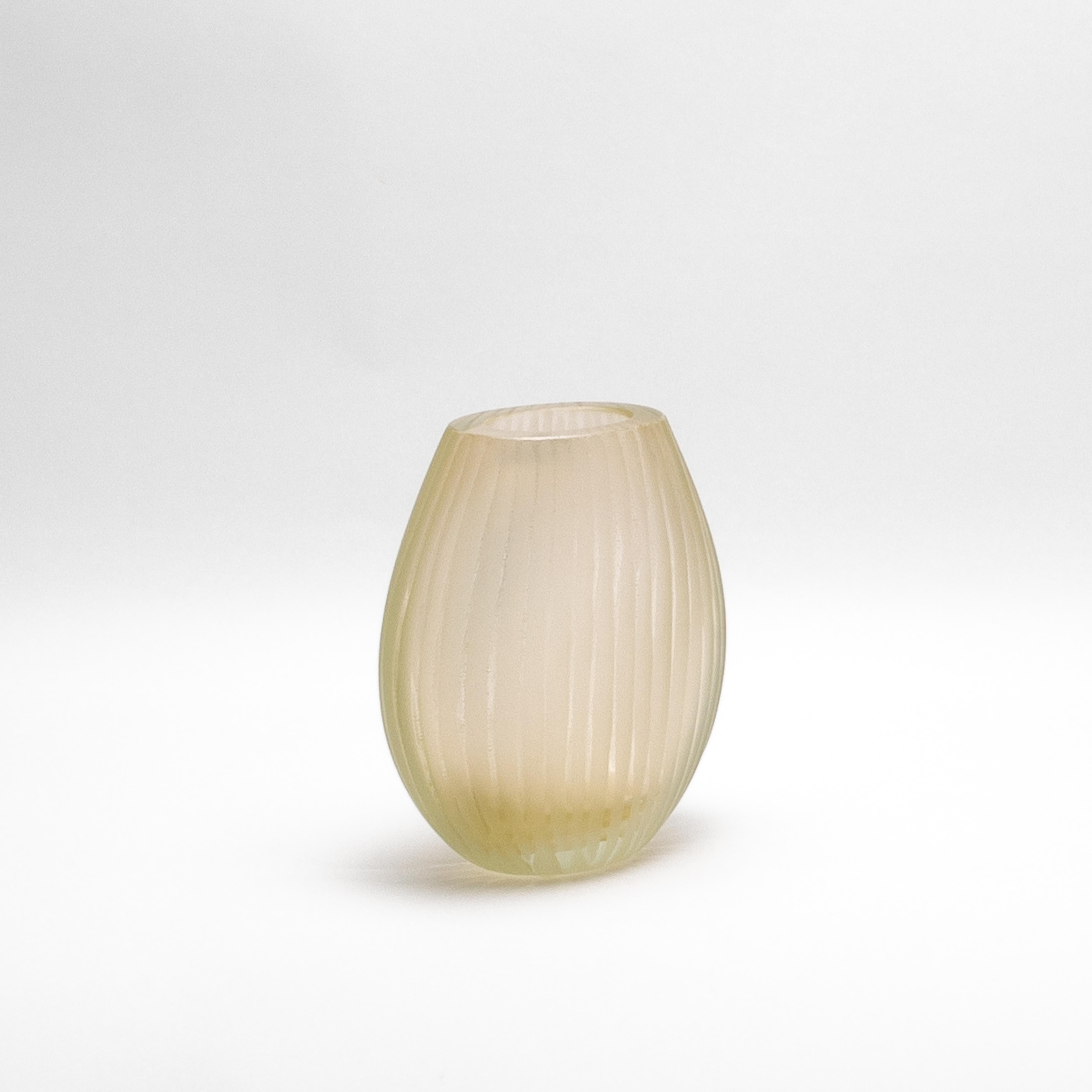 Moderne Vase Suprême en Murano soufflé à la main, transparent avec mouchetures d'or 24 carats Medium en vente