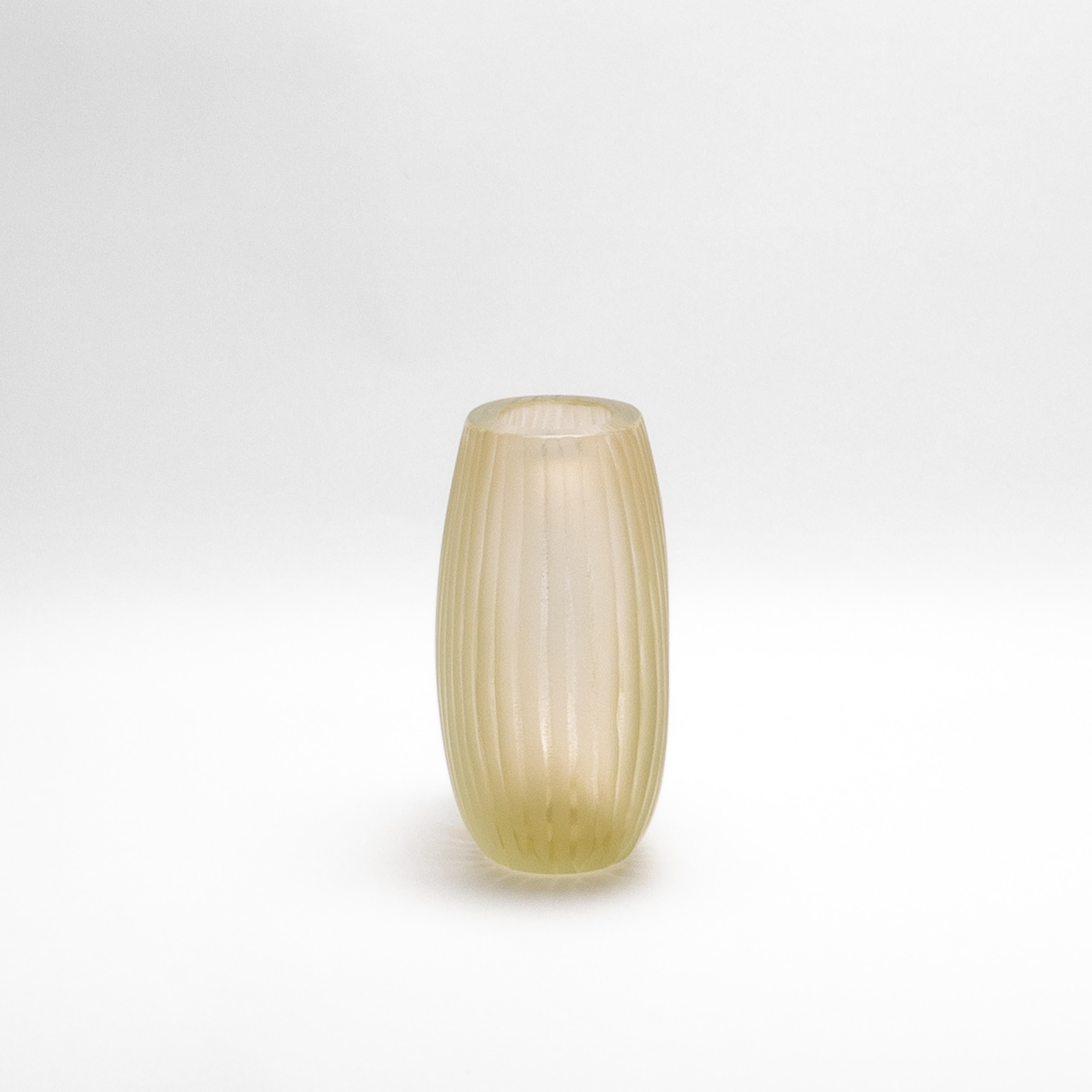 italien Vase Suprême en Murano soufflé à la main, transparent avec mouchetures d'or 24 carats Medium en vente