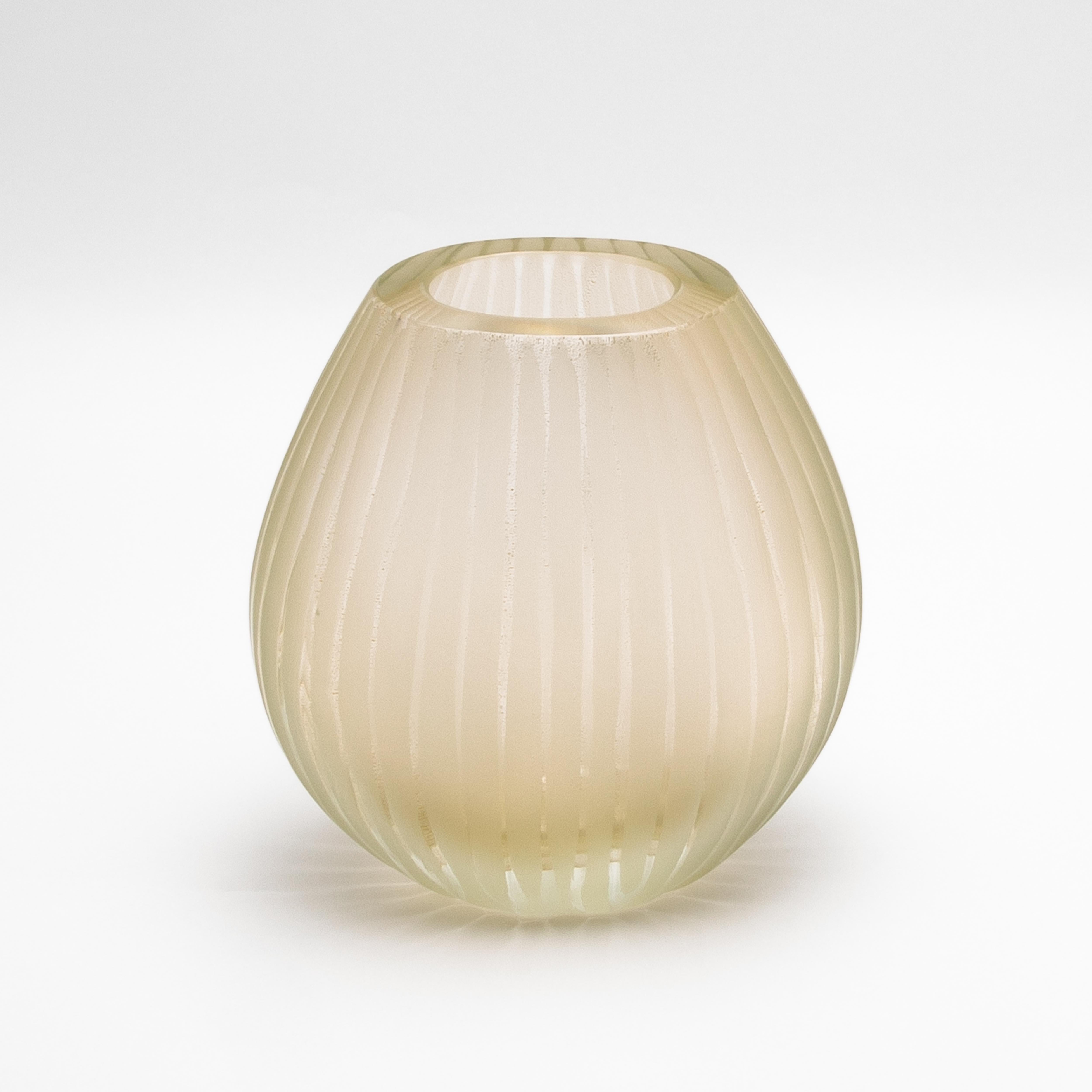 Vase Suprême en Murano soufflé à la main, transparent avec mouchetures d'or 24 carats Medium en vente 2