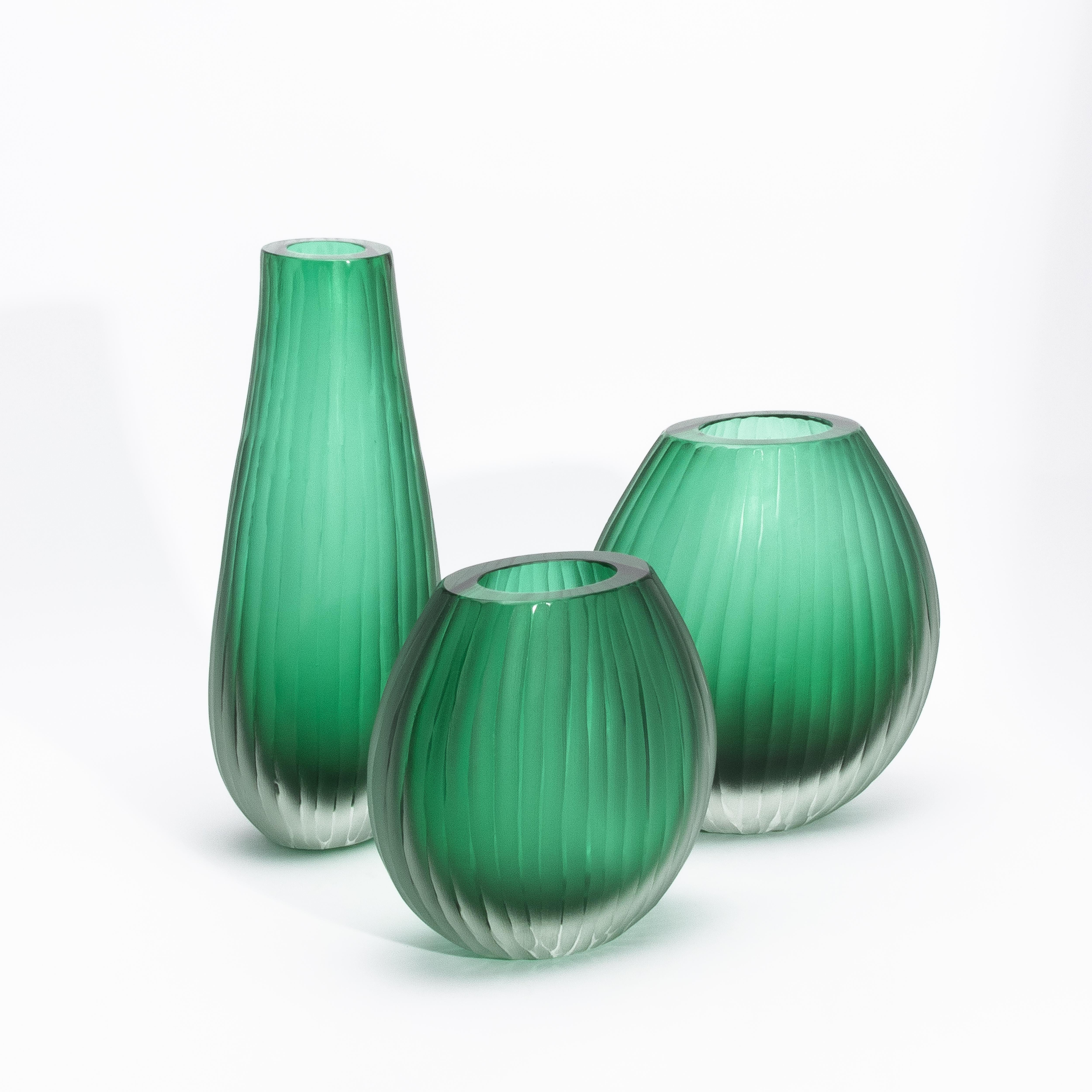 Vaso Surpime di Murano soffiato a mano in verde smeraldo alto in vendita 3