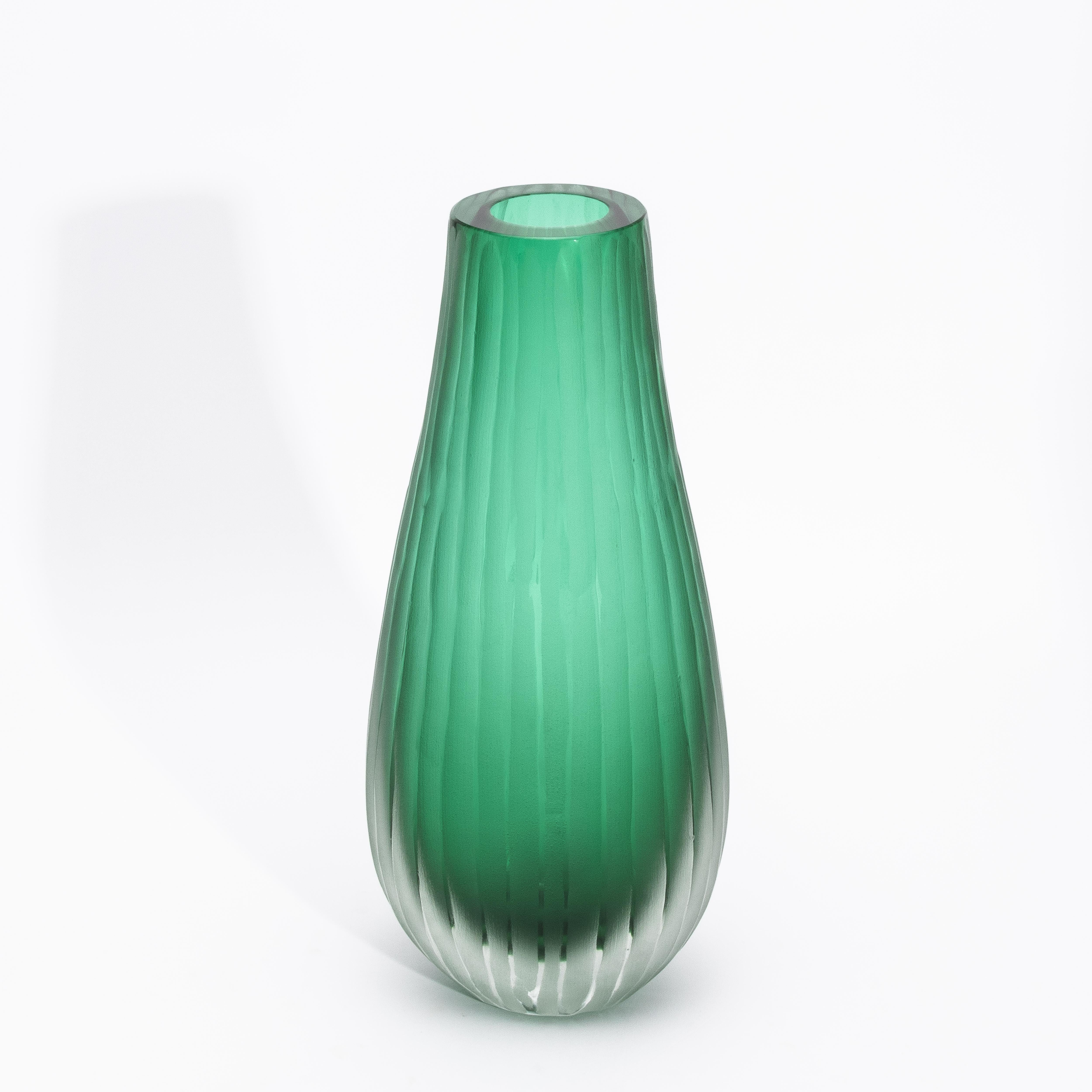 Vaso Surpime di Murano soffiato a mano in verde smeraldo alto In condizioni Nuovo in vendita a West Hollywood, CA