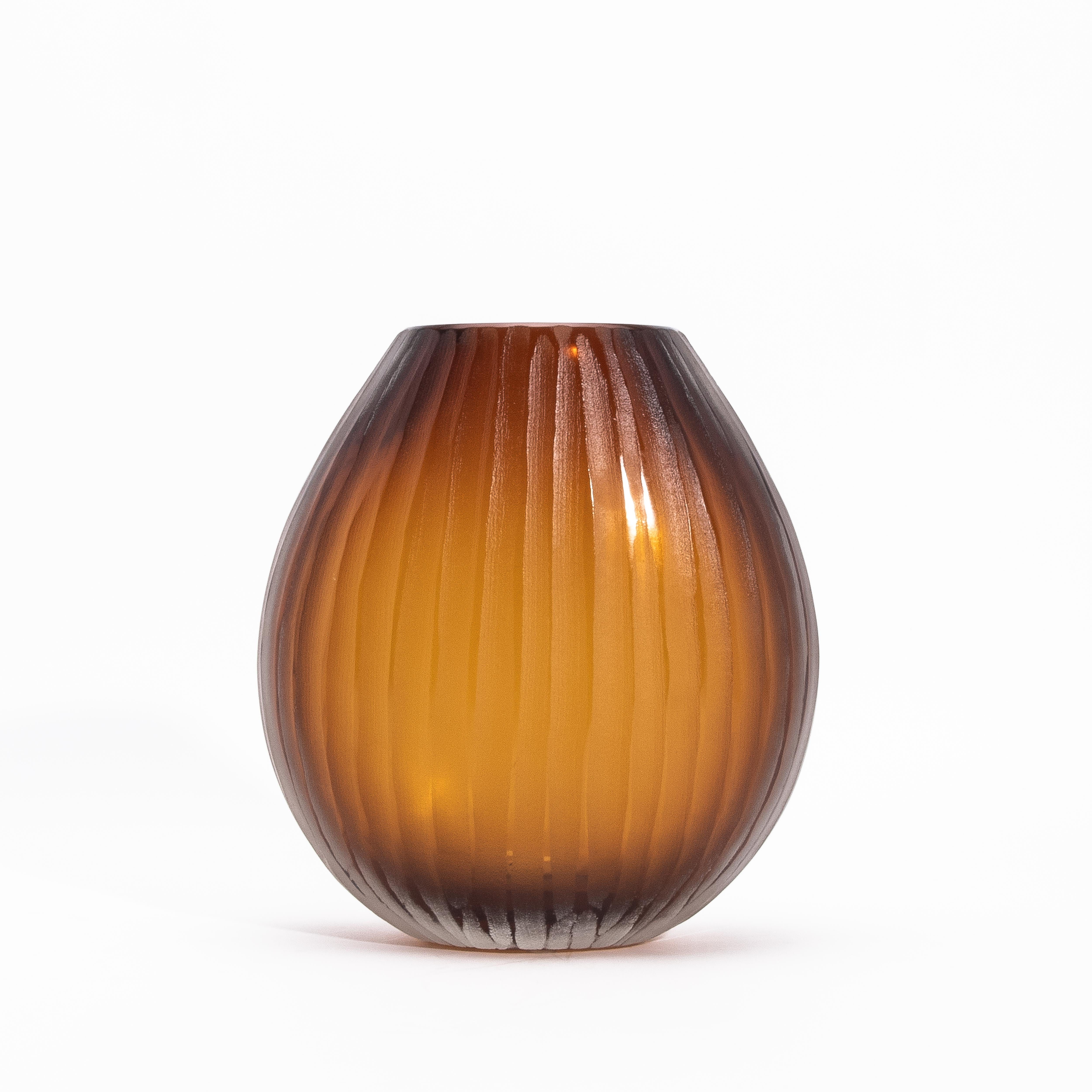 Vetro di Murano Vaso Surpime di Murano soffiato a mano, colore tabacco medio in vendita