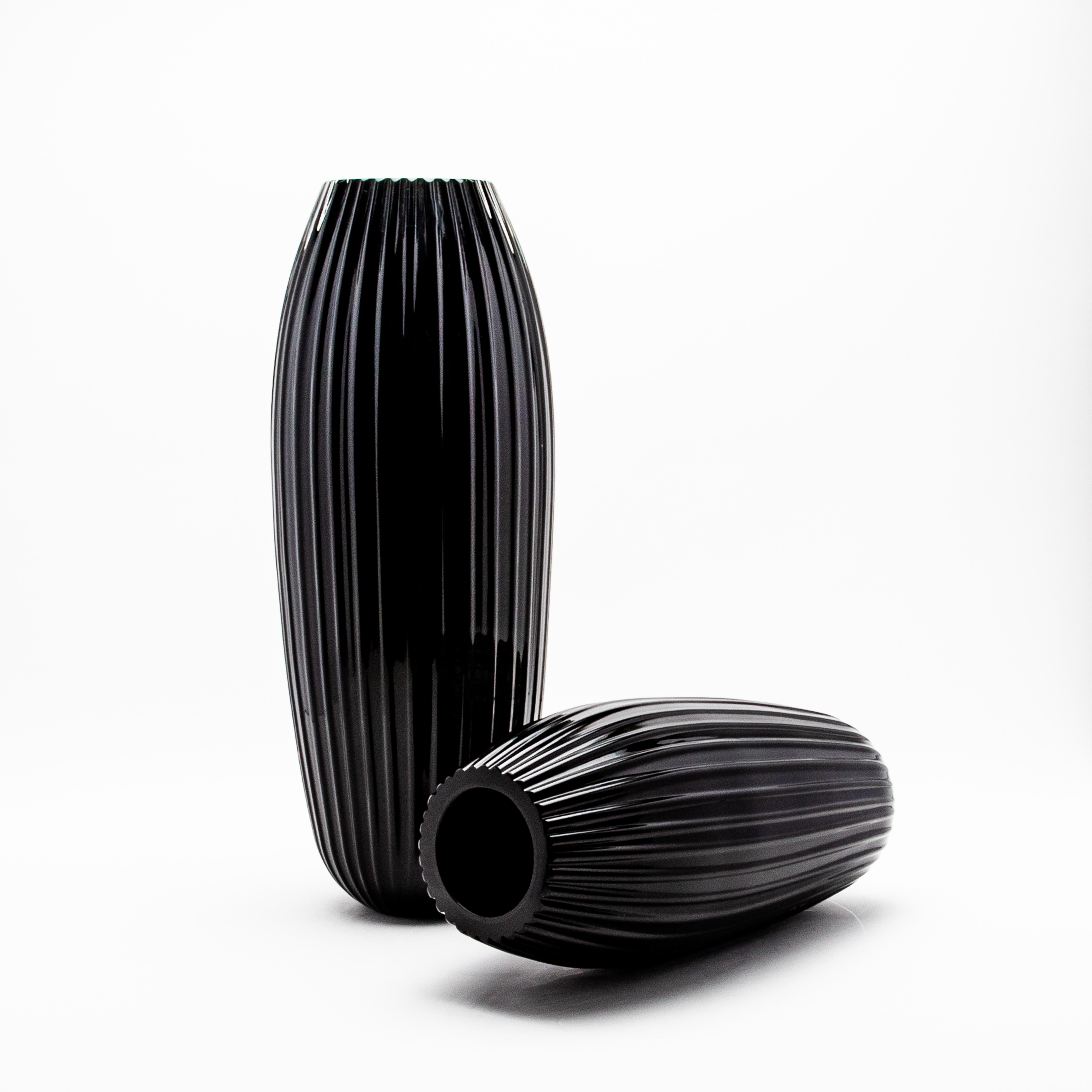 Vetro di Murano Vaso moderno alto di Murano soffiato a mano in nero onice in vendita