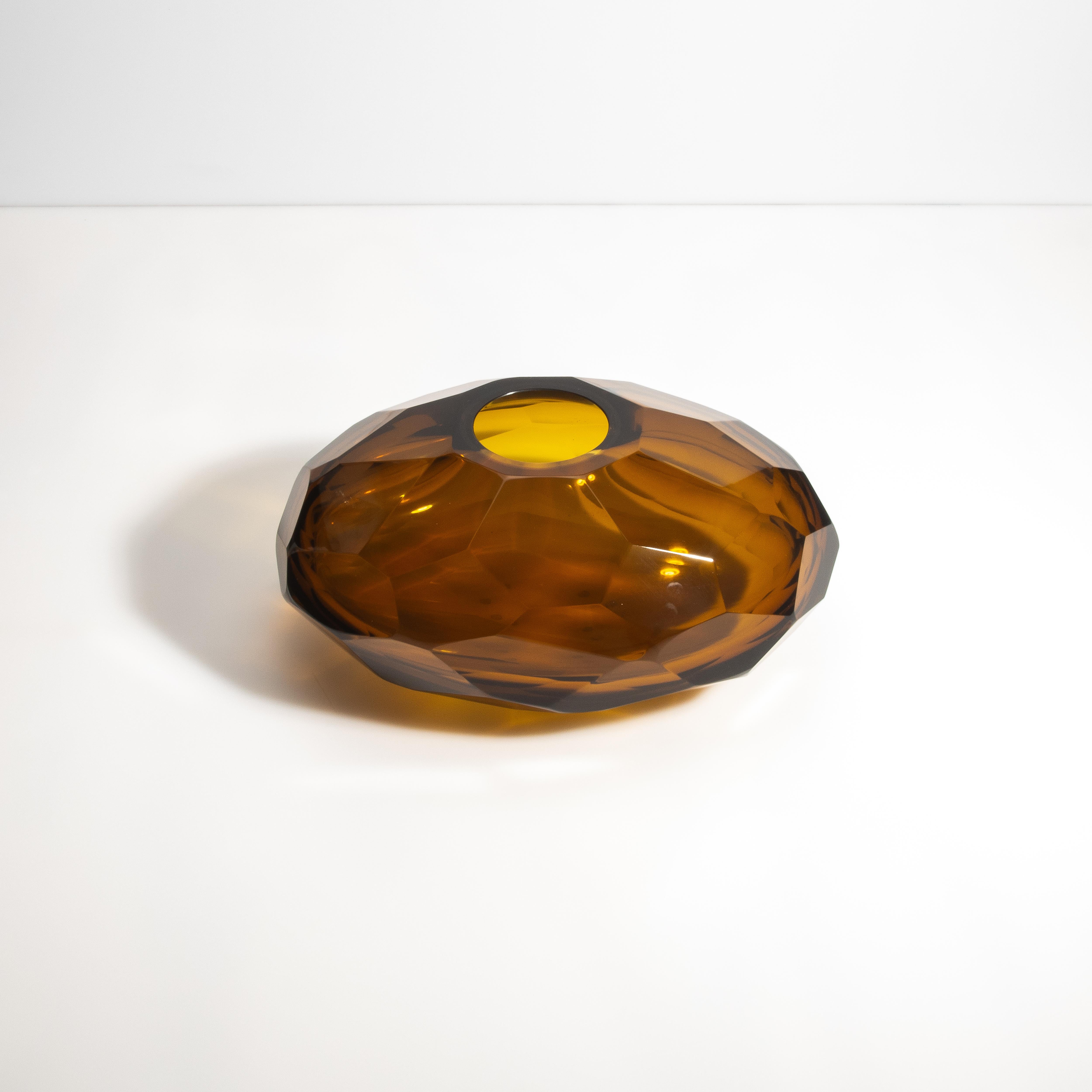 Italiano Vaso largo a cono di Murano soffiato a mano, color ruggine in vendita