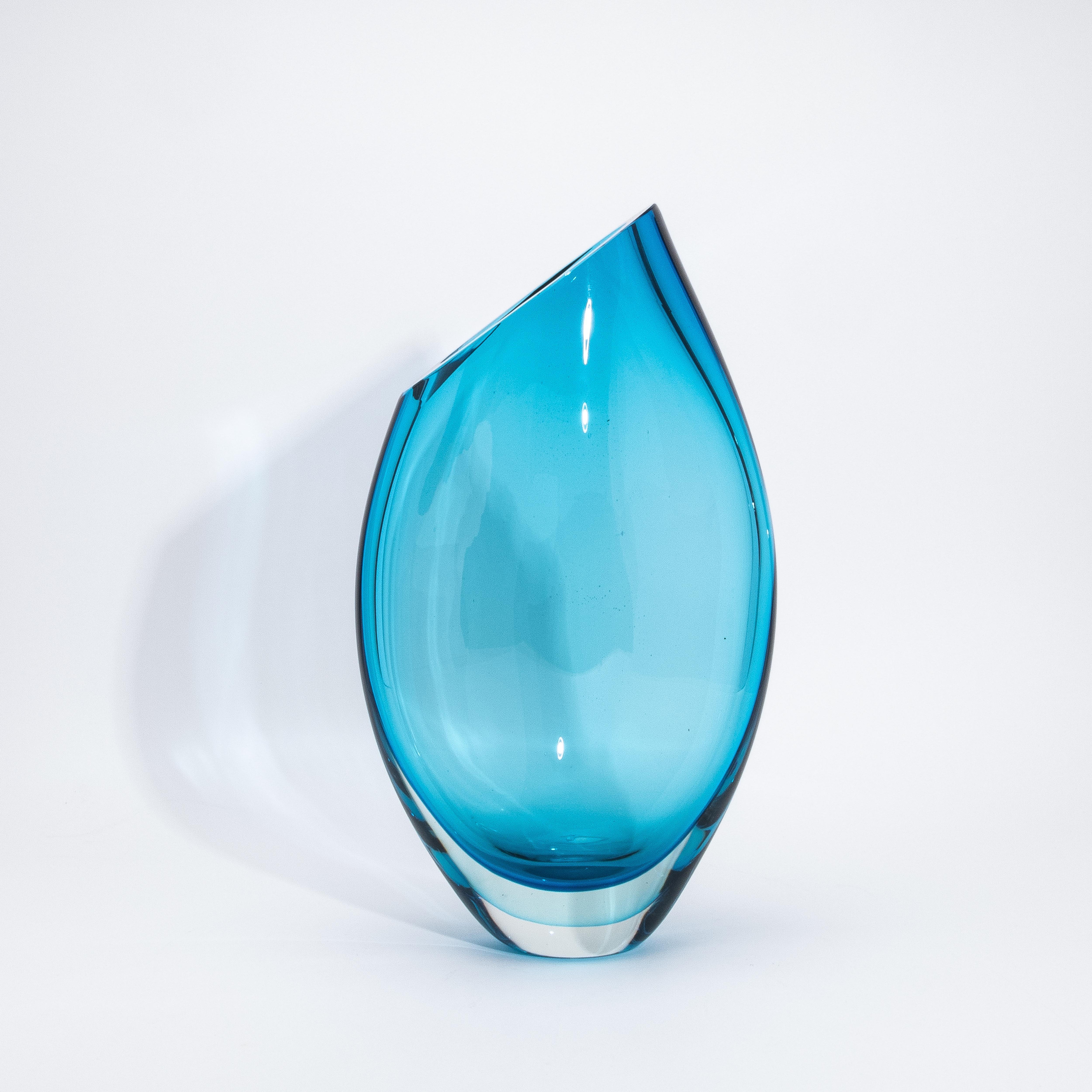 Vaso a goccia di Murano soffiato a mano in blu laguna grande In condizioni Nuovo in vendita a West Hollywood, CA