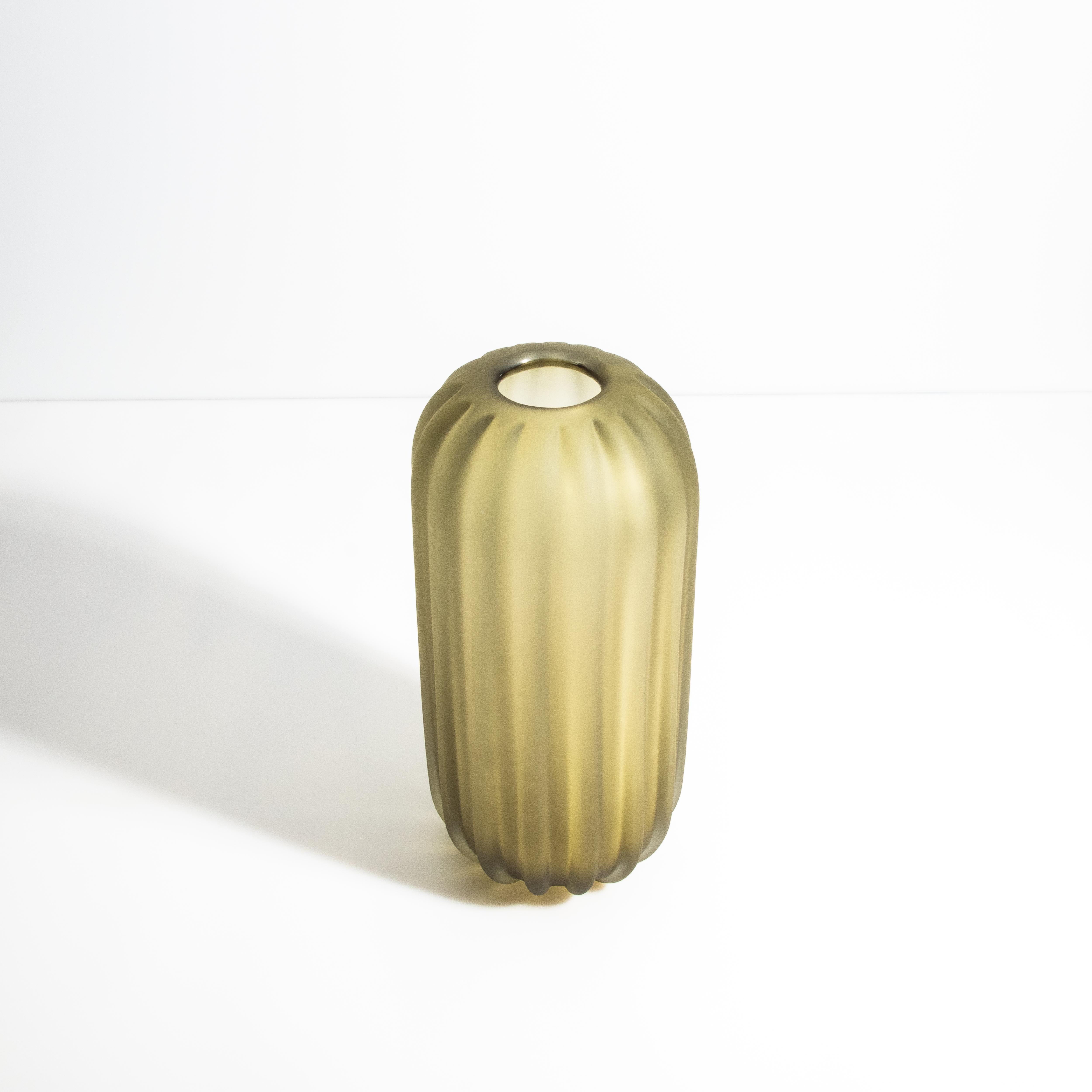 Italiano Vaso di Murano soffiato a mano Cactus in Oliver Medio in vendita