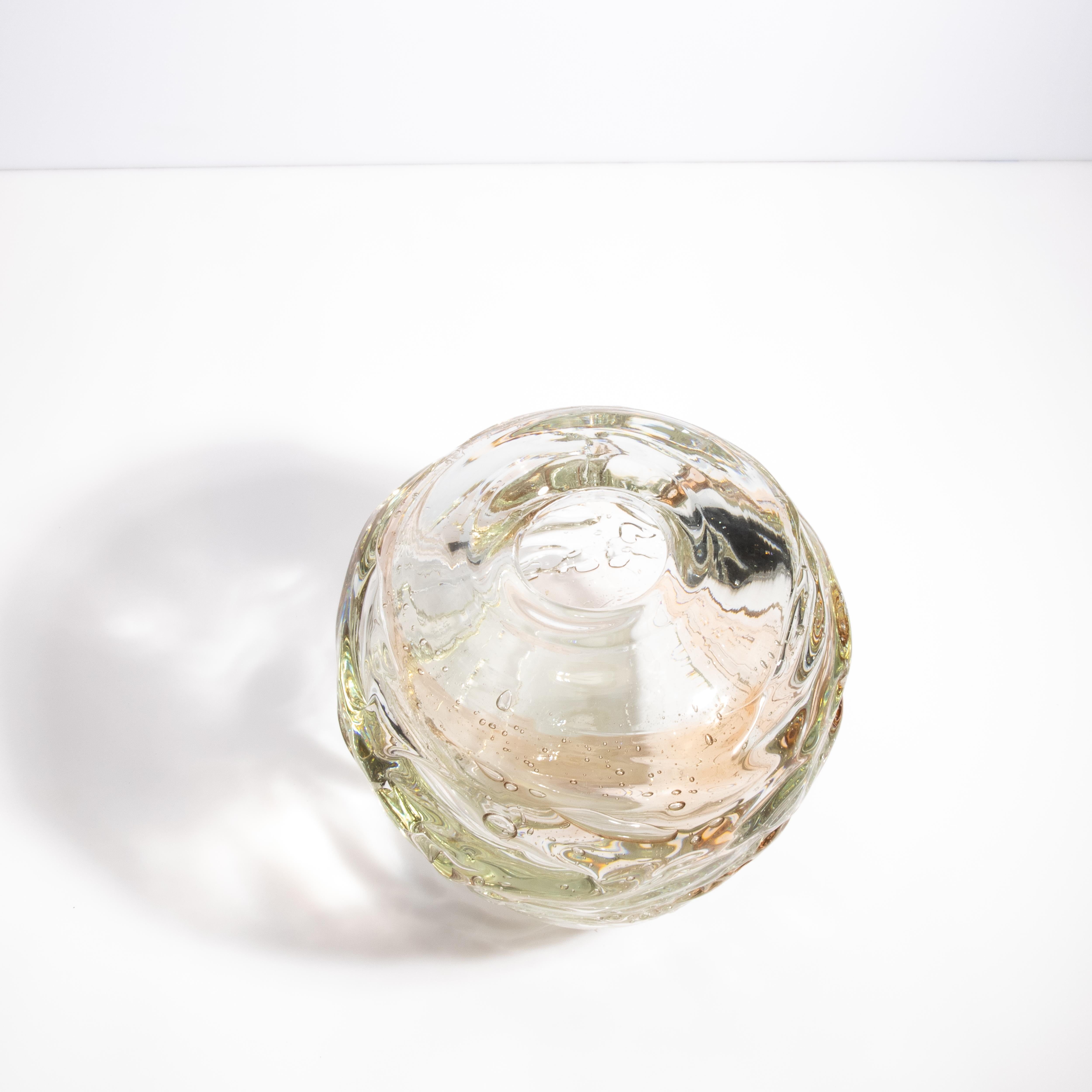 Vaso di Murano soffiato a mano Sbruffi esterni in colore chiaro con un tocco di rosa In condizioni Nuovo in vendita a West Hollywood, CA