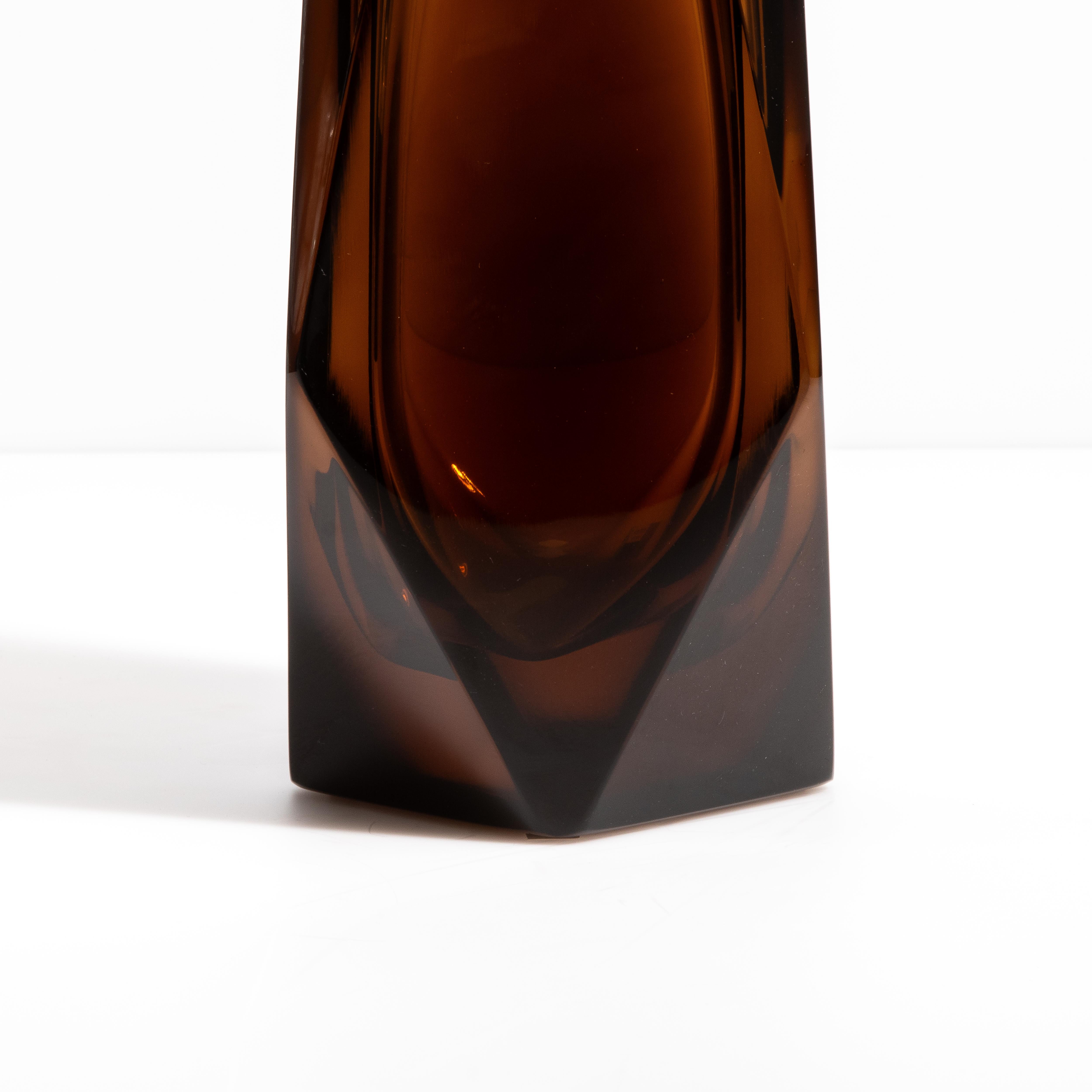XXIe siècle et contemporain Vase Goccia de Murano soufflé à la main en brun foncé en vente