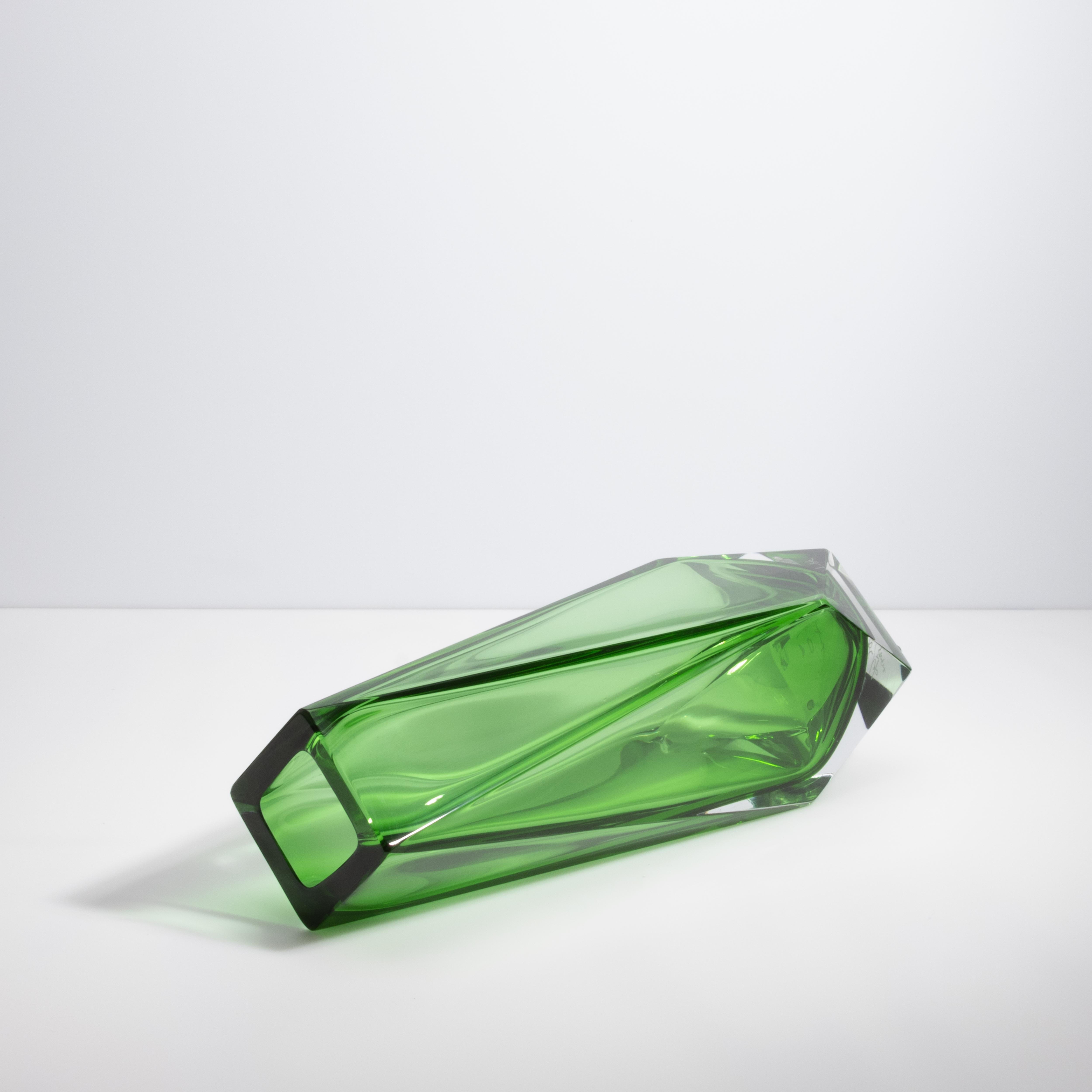 Vaso di Murano soffiato a mano Goccia in verde alto in vendita 1