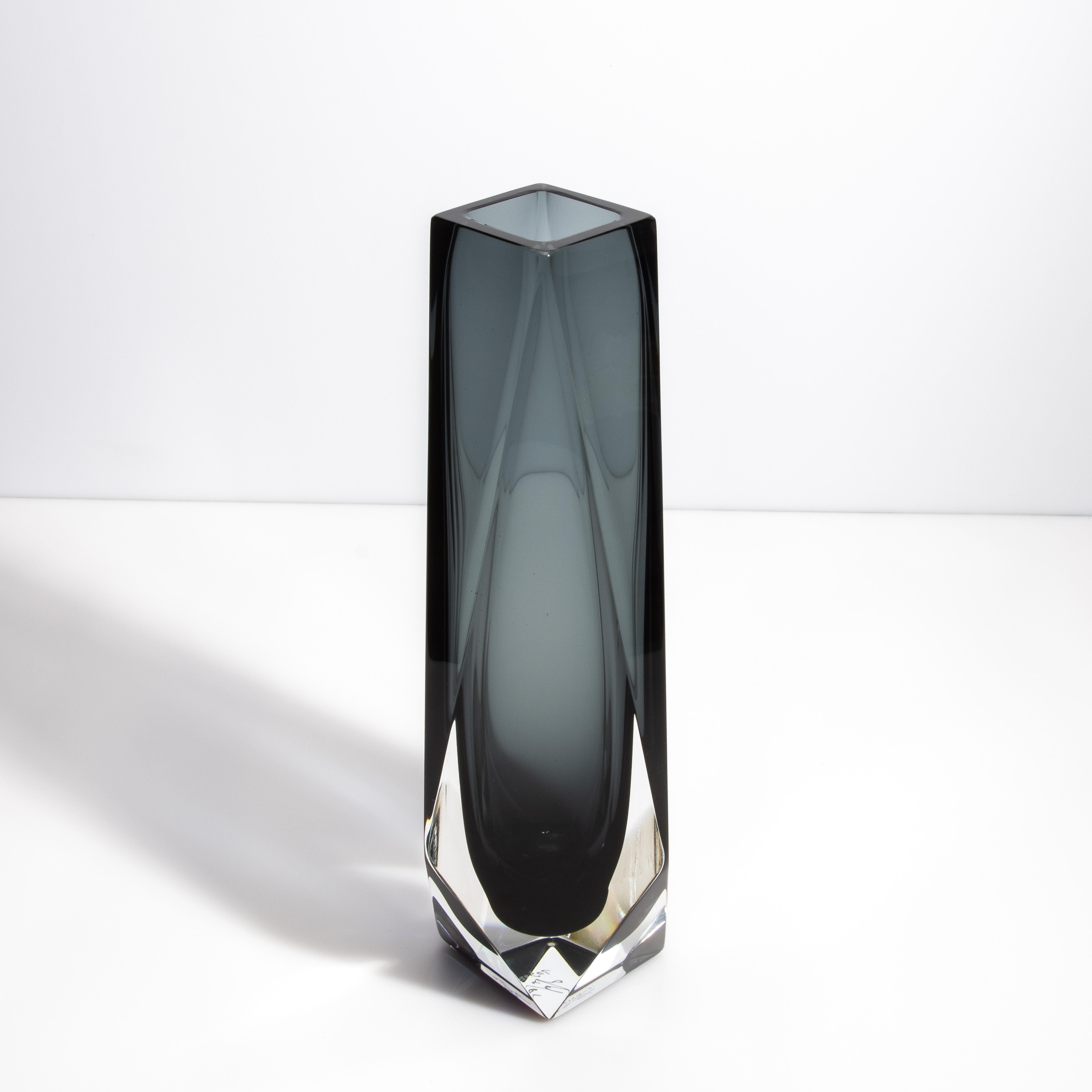 Italiano Vaso di Murano soffiato a mano Goccia in Grigio Medio in vendita
