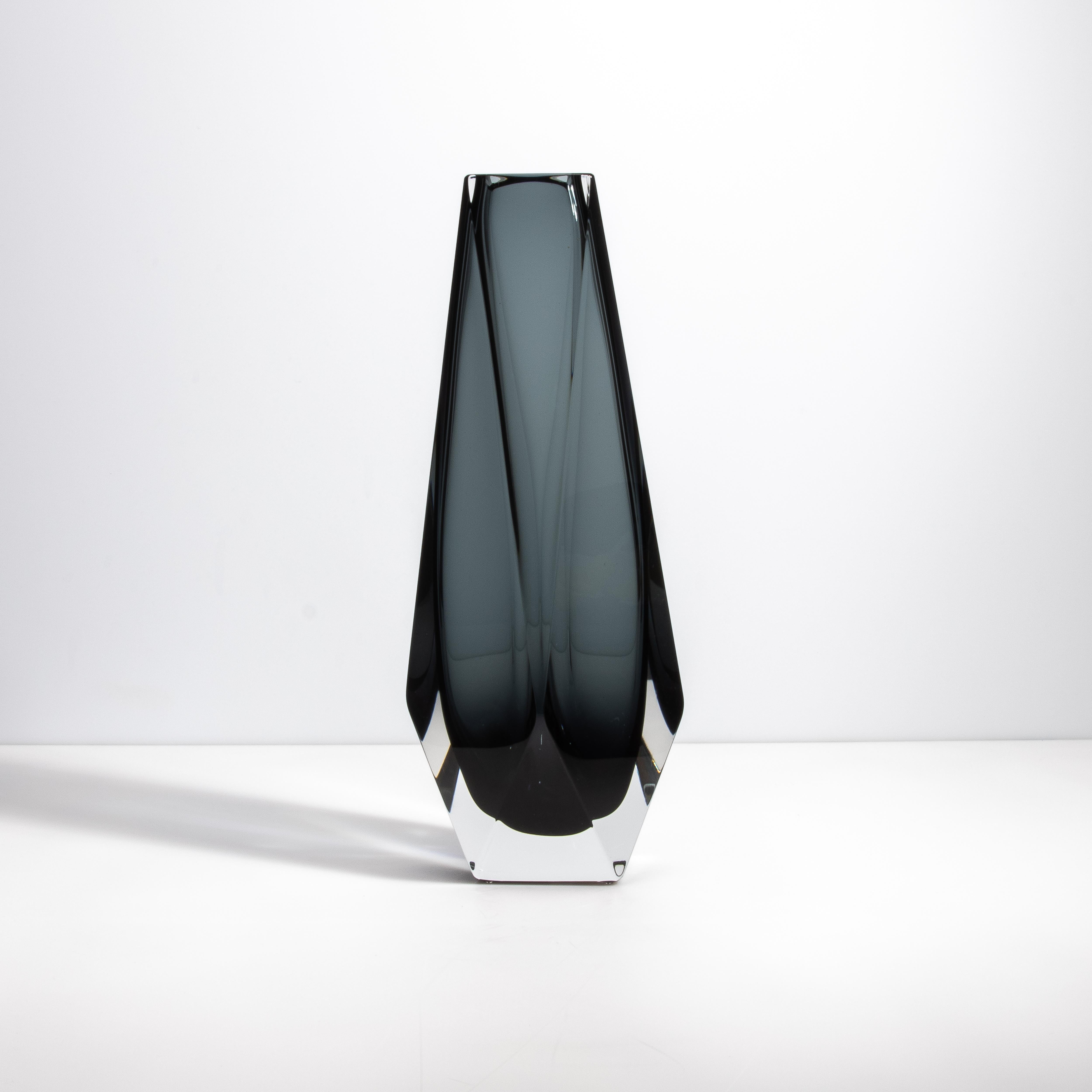 Vetro di Murano Vaso di Murano soffiato a mano Goccia in Grigio Medio in vendita