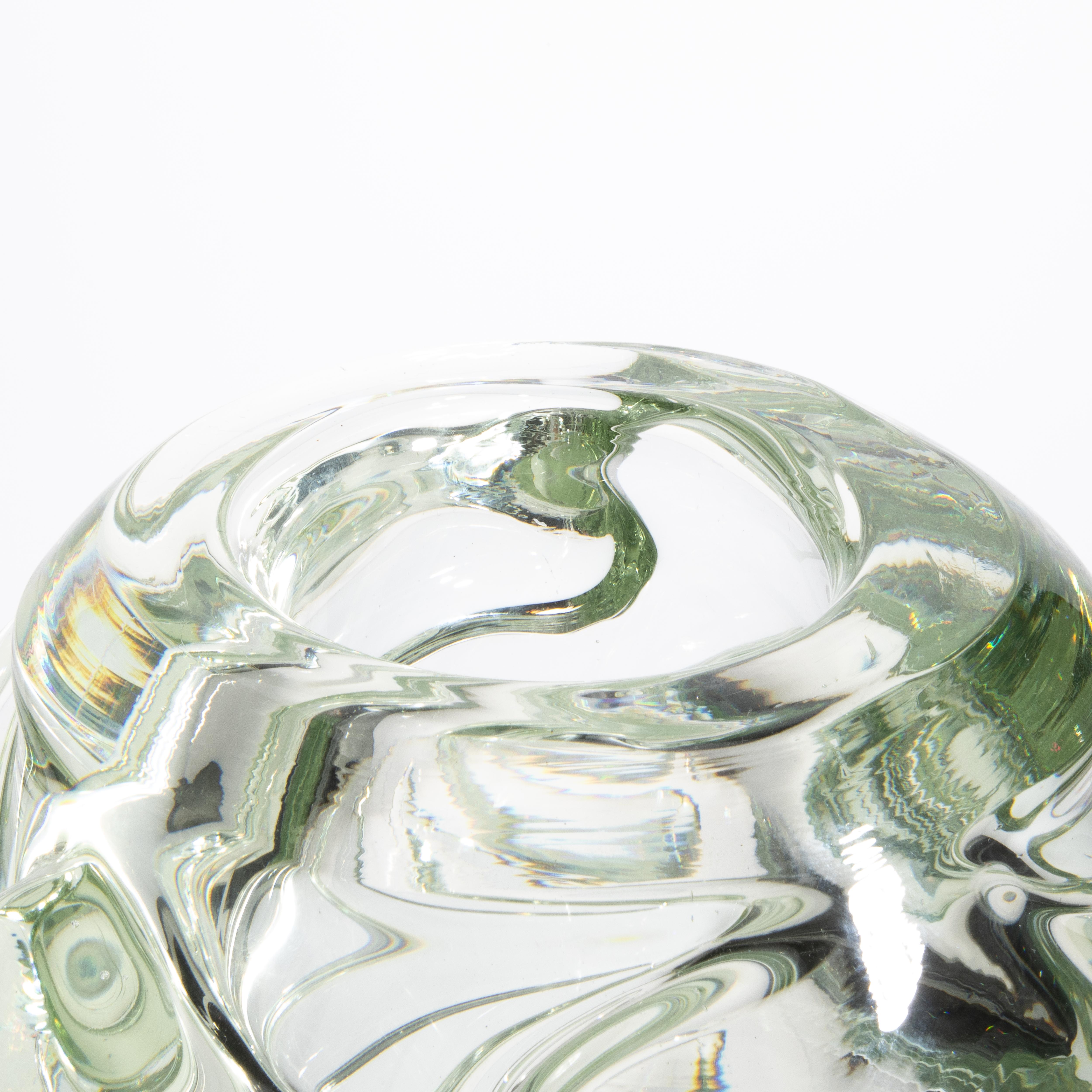 XXI secolo e contemporaneo Vaso Gomitolo di Murano soffiato a mano, trasparente con un tocco di verde in vendita